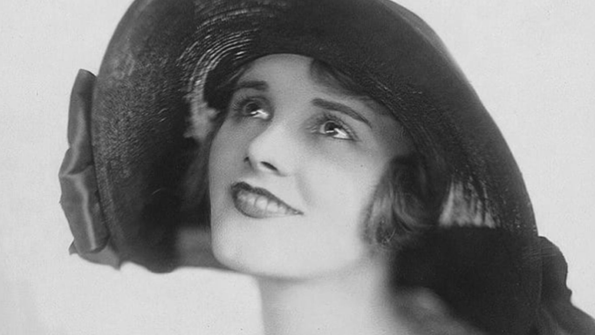 Jeanne Eagels photographed by Strauss-Peyton circa 1923