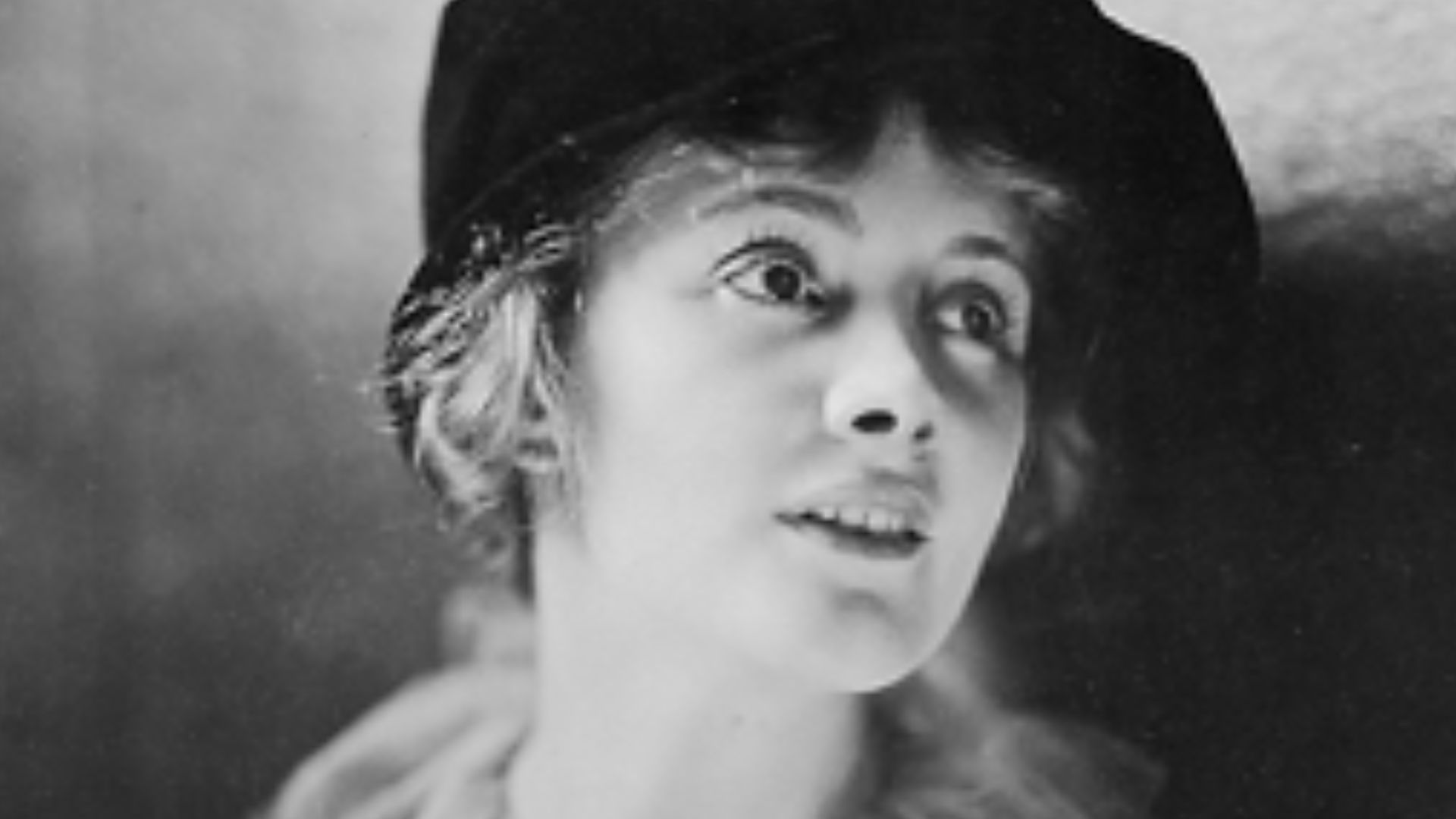 Jeanne Eagels in the 1918 Broadway play Daddies as Ruth Atkins, a 17 year old English war orphan.