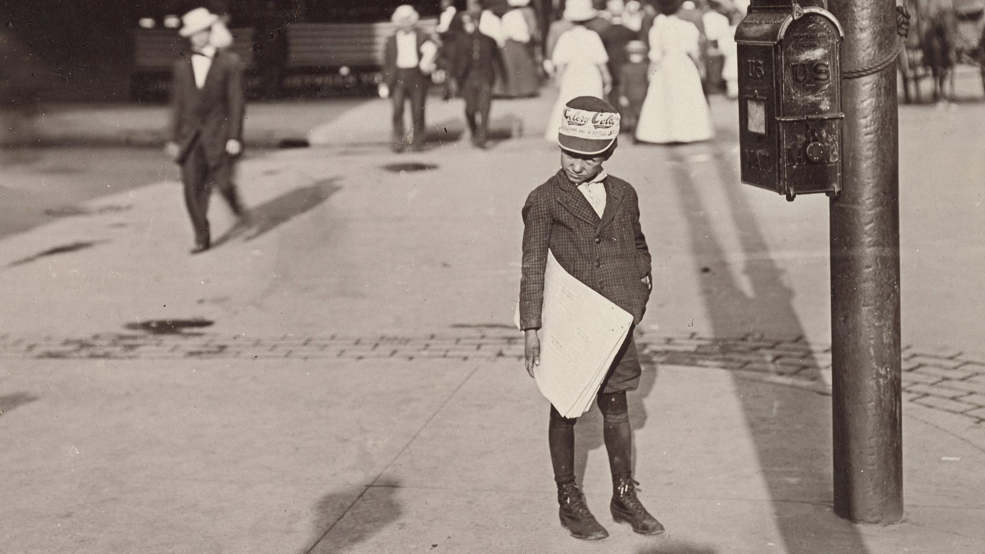 File:Lewis W. Hine (American - Self-Portrait with Newsboy - Google Art Project.jpg