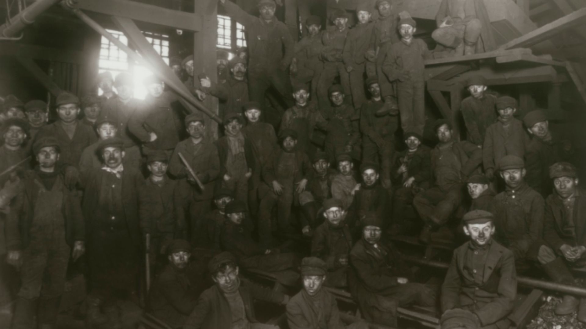 File:Breaker Boys in Coal Mine South Pittston Pennsylvania by Lewis Hine.jpeg