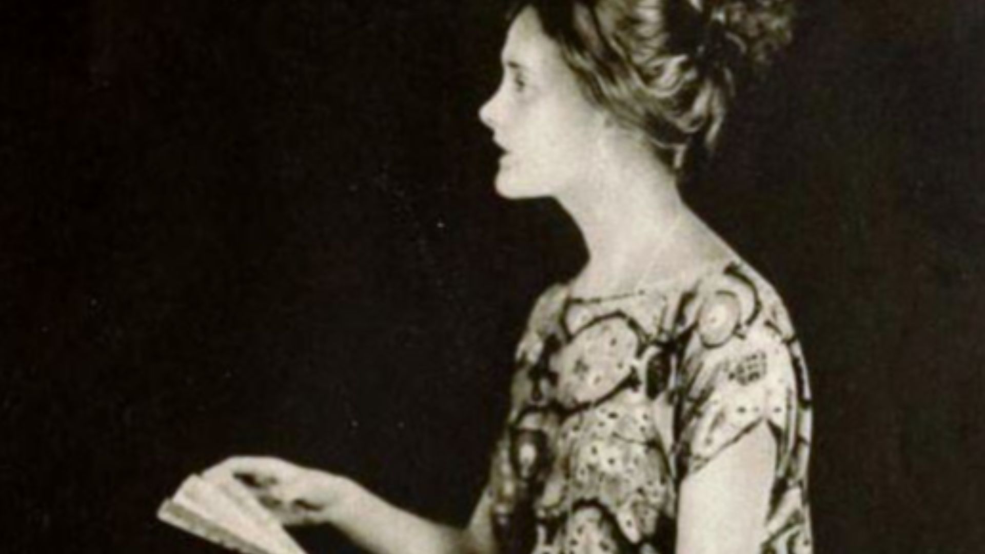 Actress Jeanne Eagels, on page 15 of the May 1923 Shadowland.