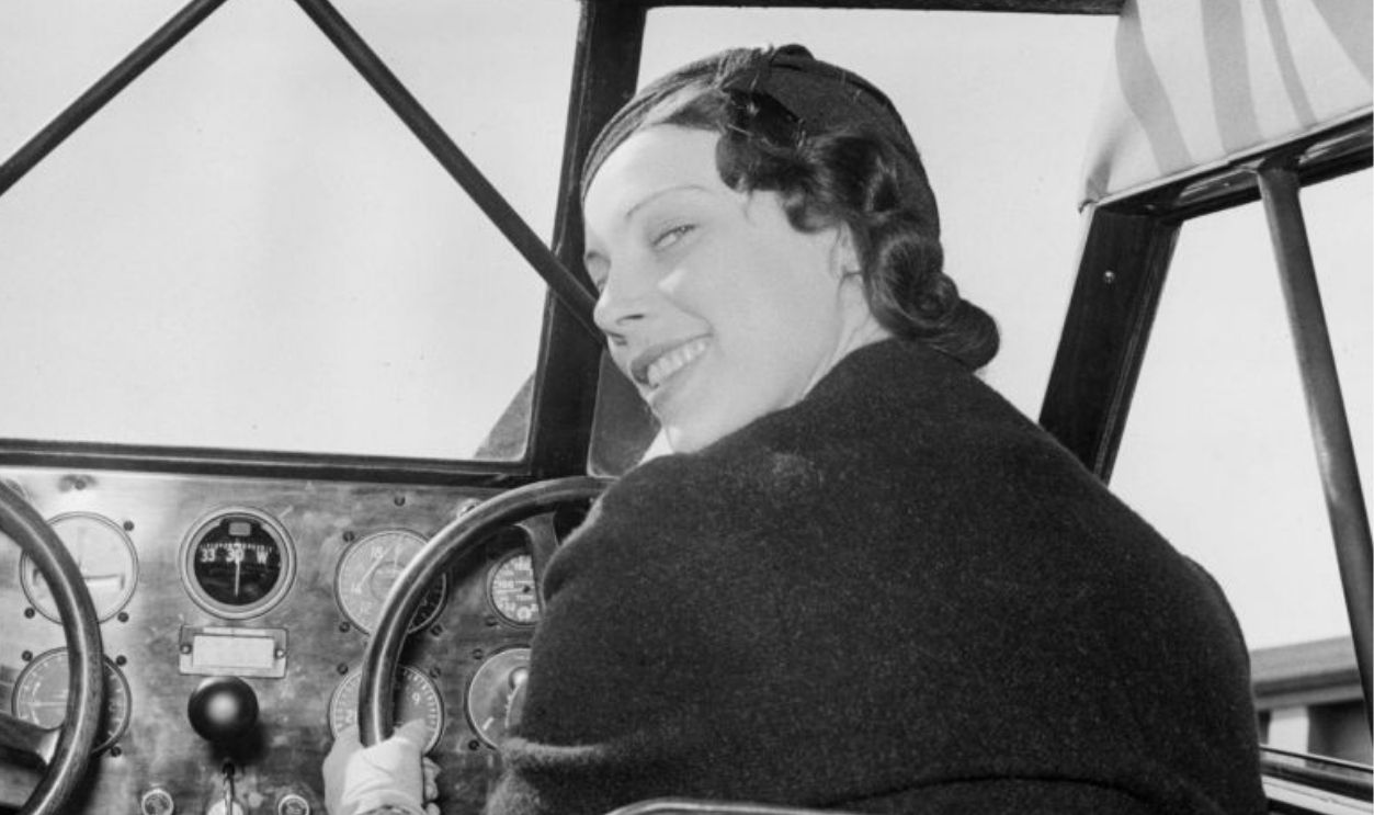 8th May 1932: At the controls of her private plane Austrian dancer and actress Tilly Losch (1904 - 1974) flies to her country house in Chichester, Sussex. She is appearing as the nun in 'The Miracle' at the Lyceum, London.
