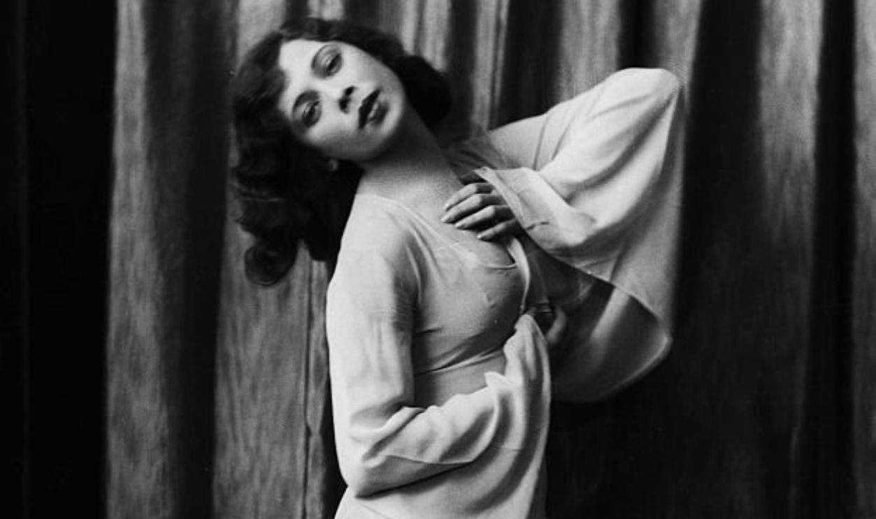 (Original Caption) Tilly Losch is responsible for the special dances in Charles B. Cochran's production of Noel Coward's operetta 'Bitter Sweet' which opens at the Palace Theatre, Manchester, on Tuesday the 2nd July and at His Majesty's Theatre on Thursday the 18th July. 