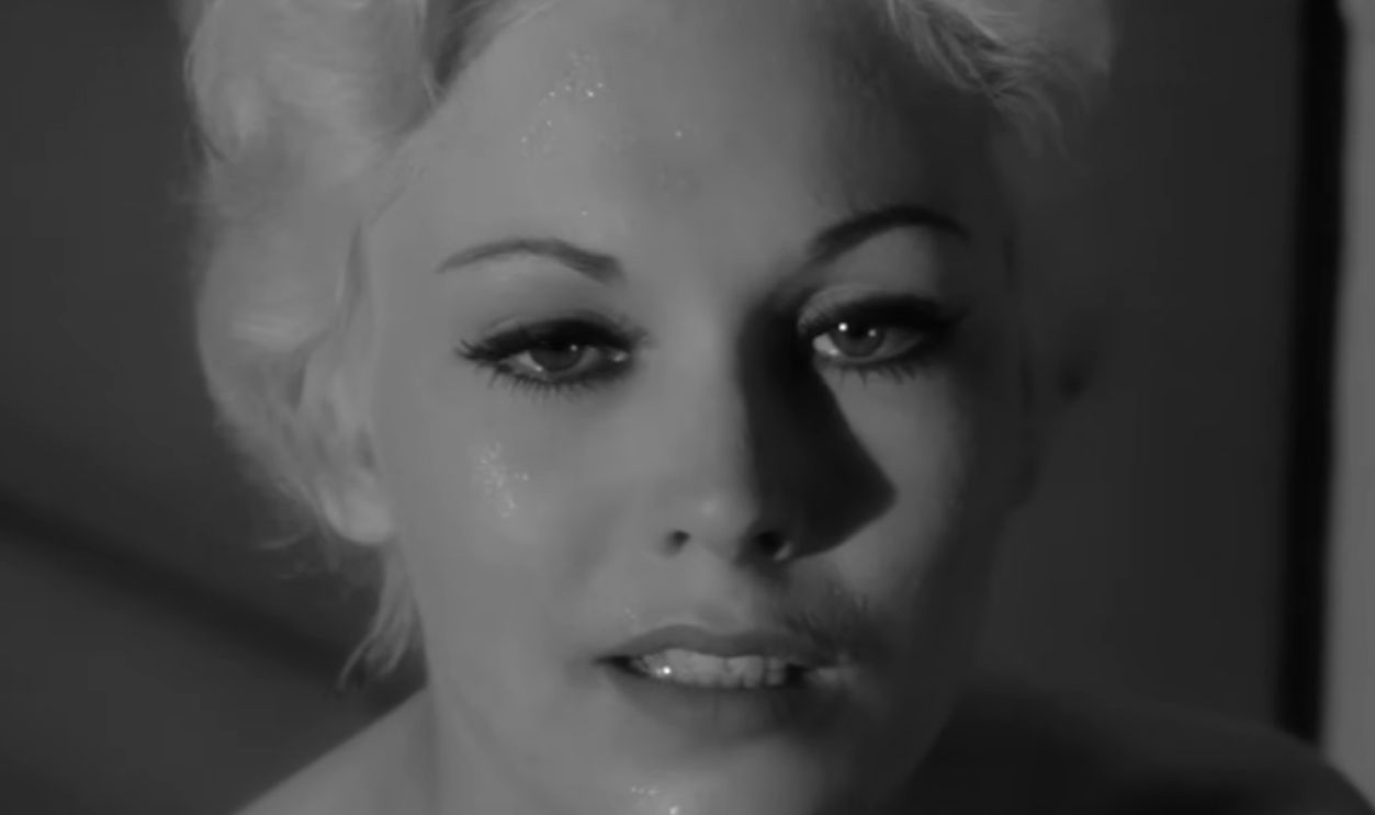 Screenshot from Jeanne Eagels (1957)