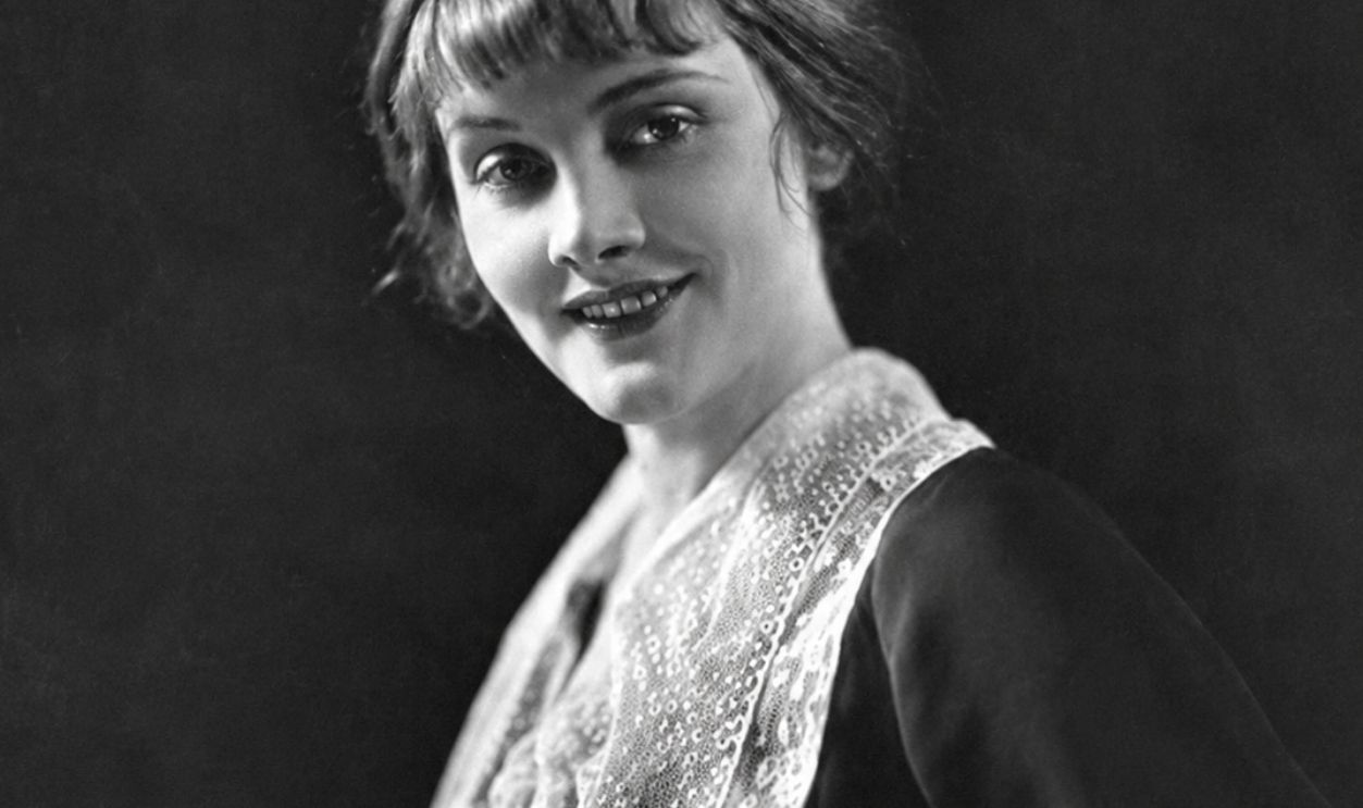 Jeanne Eagels in The Wonderful Thing (1920) 