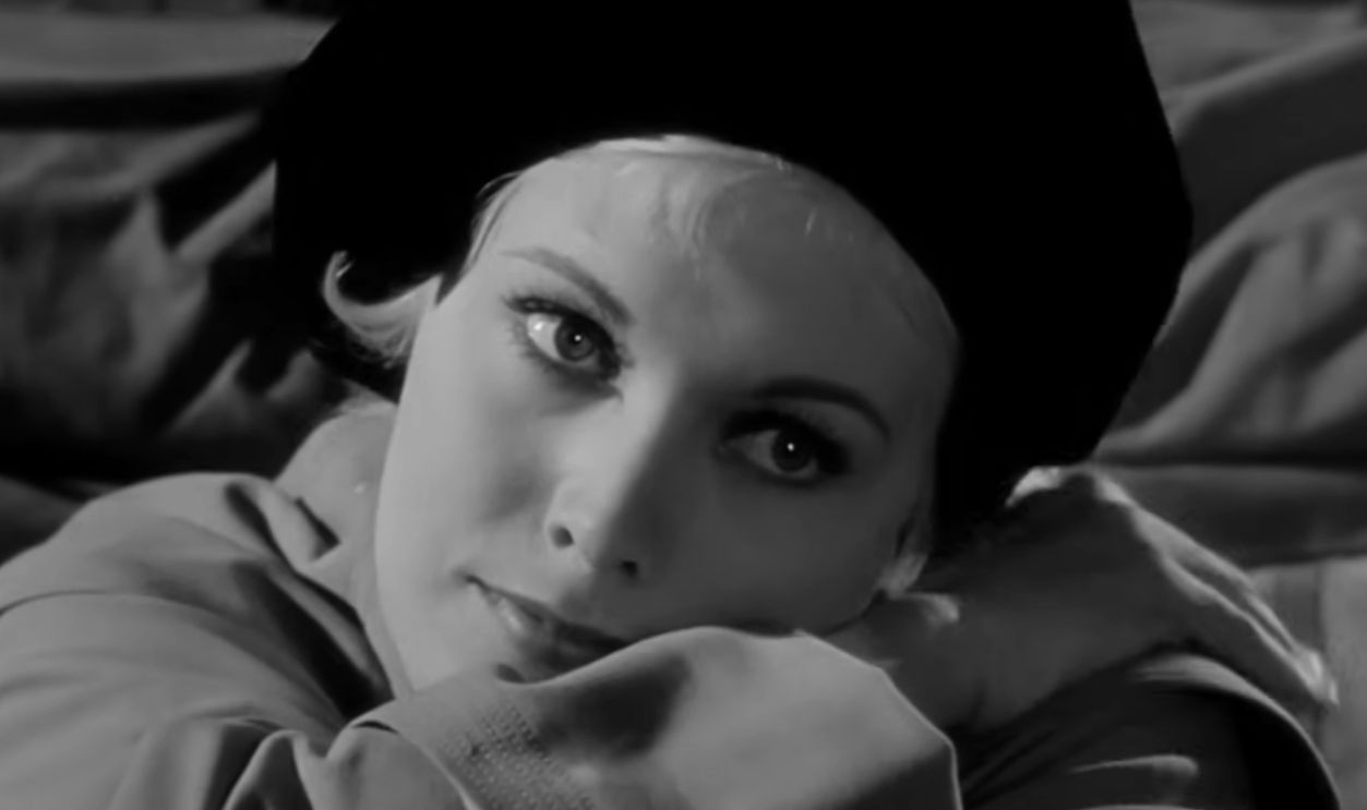 Screenshot from Jeanne Eagels (1957)