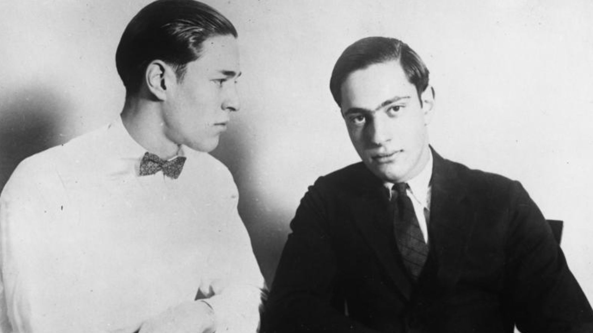 For documentary purposes the German Federal Archive often retained the original image captions, which may be erroneous, biased, obsolete or politically extreme. Zu dem sensationellen Mordprozess der amerik. Millionärssöhne Richard Loeb und Nathan Leopold 