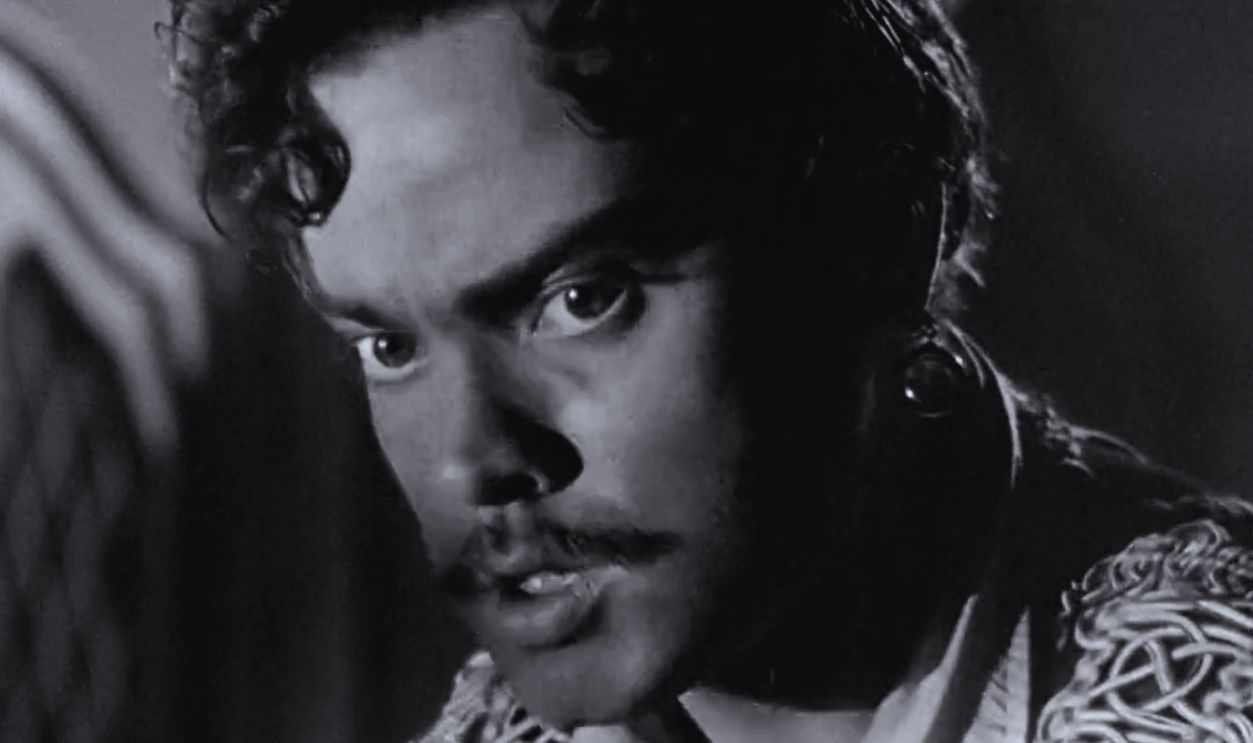 Screenshot from Black Magic (1949)