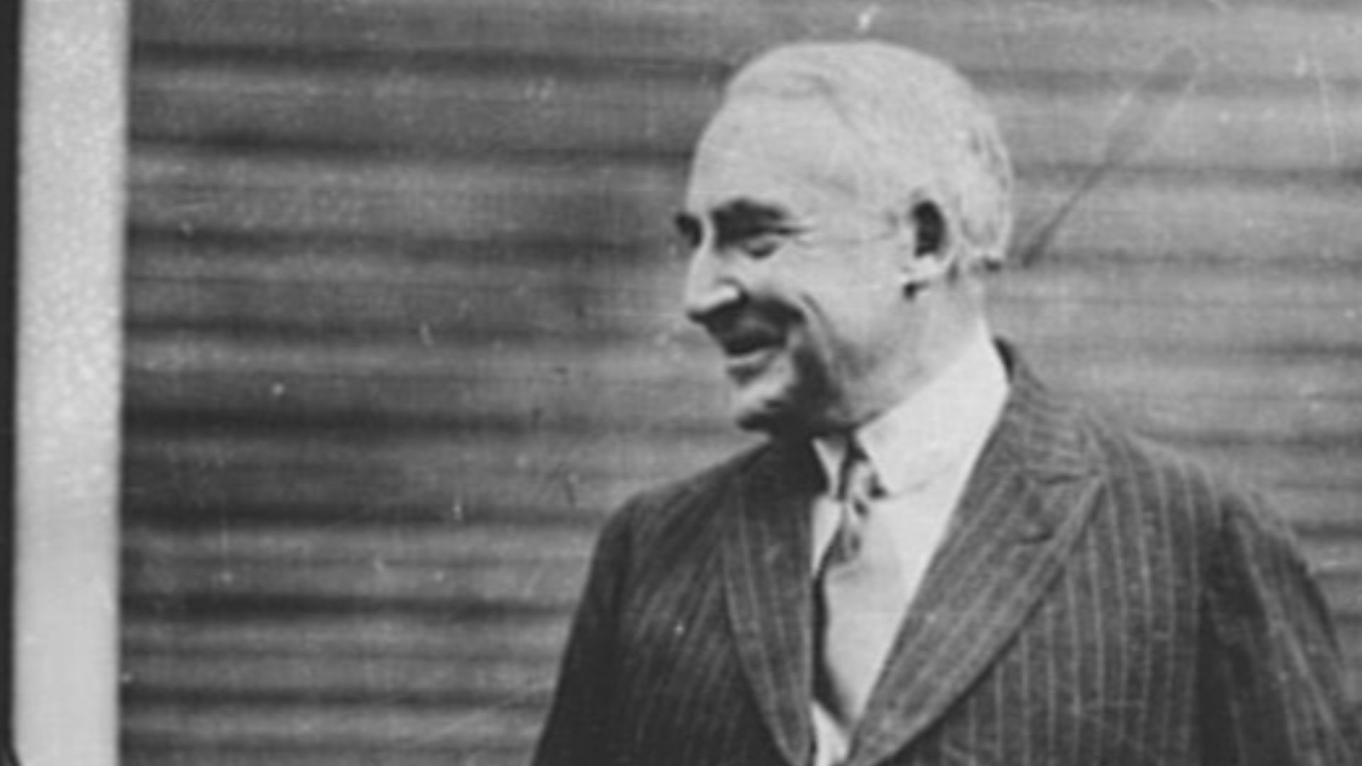 Photograph of Warren G. Harding, President of the United States from 1921 to 1923. The photo dates around 1920. Terms associated with the photograph are: Harding, Warren G. | Presidents -- United States. | Suits(Clothing) | Presidents--United States--1920