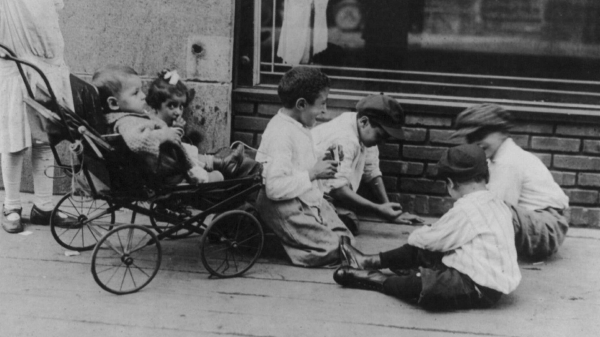 Title: City children - Syrian children playing in street [New York City]
Abstract/medium: 1 photographic print.