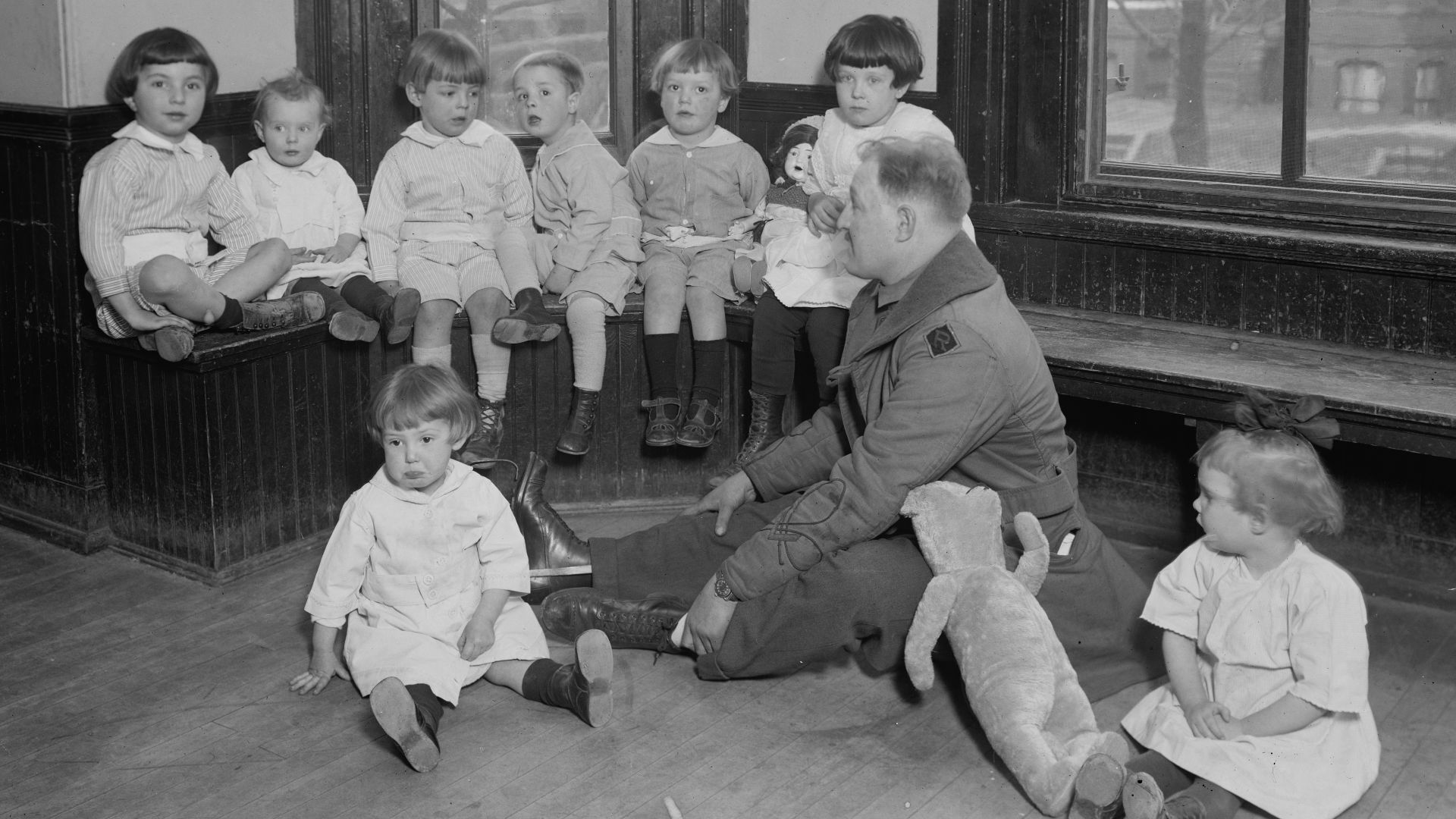 Title: FOUNDLING HOSPITAL. PLAYROOM
Abstract/medium: 1 negative : glass ; 8 x 10 in. or smaller