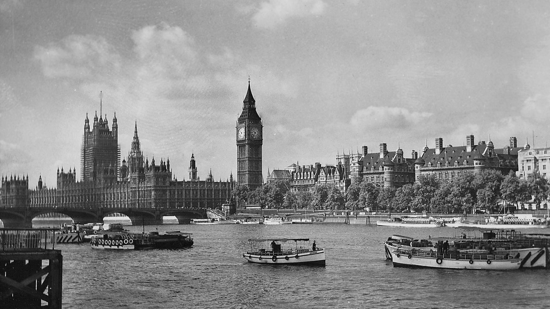 Houses of Parliament 1952 This picture is taken from the Festival of Britain site on South Bank in 1952 and shows the River Thames with the Houses of Parliament during the post-war renovations - hence the scaffolding.