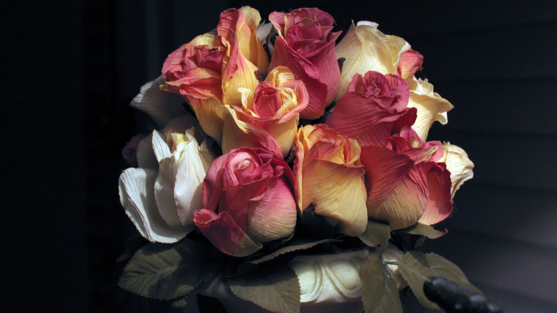 File:Artificial flowers bouquet oldfashioned.jpg