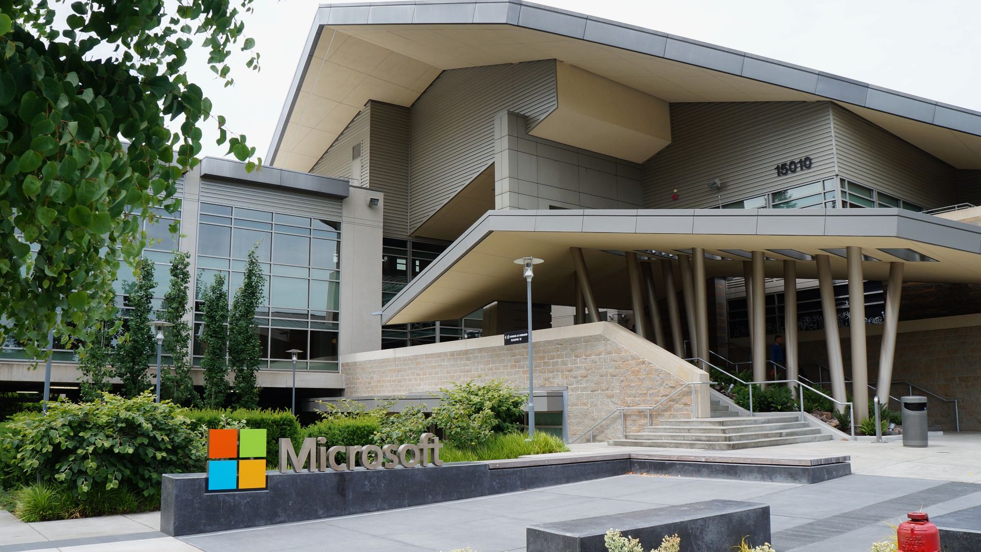 Building 92 of Microsoft Redmond Campus