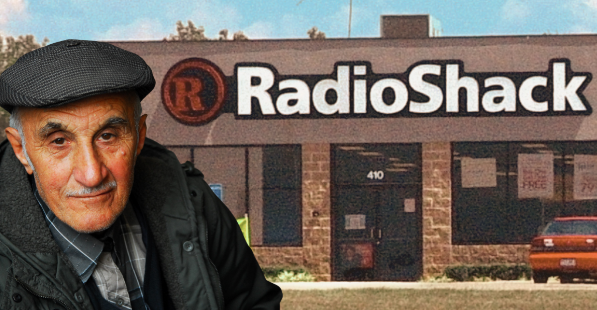 A free-standing RadioShack electronics store in Texarkana.