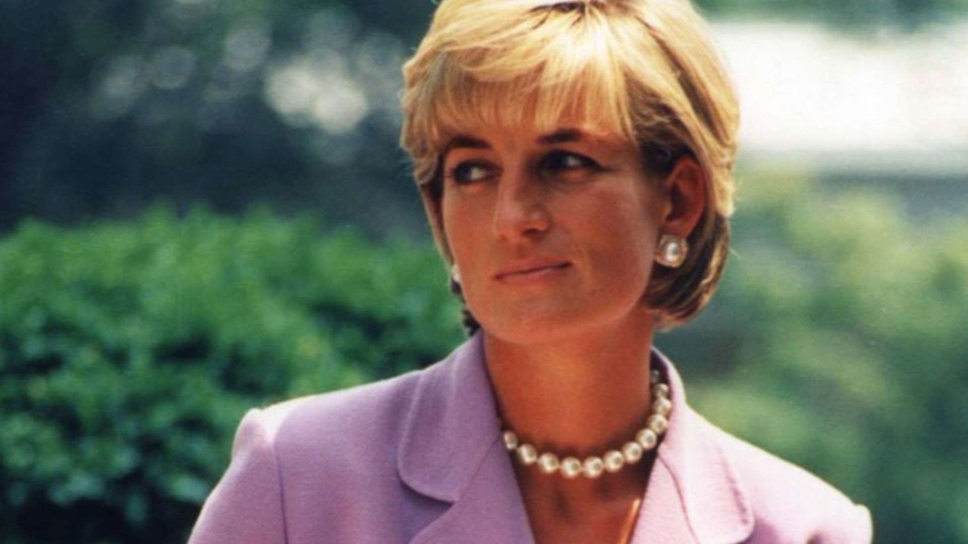 Princess diana june 17, 1997.American red cross.Washington dc
Contact me for usage of this image.

 ©   copyright  JohnMathewSmith  2010