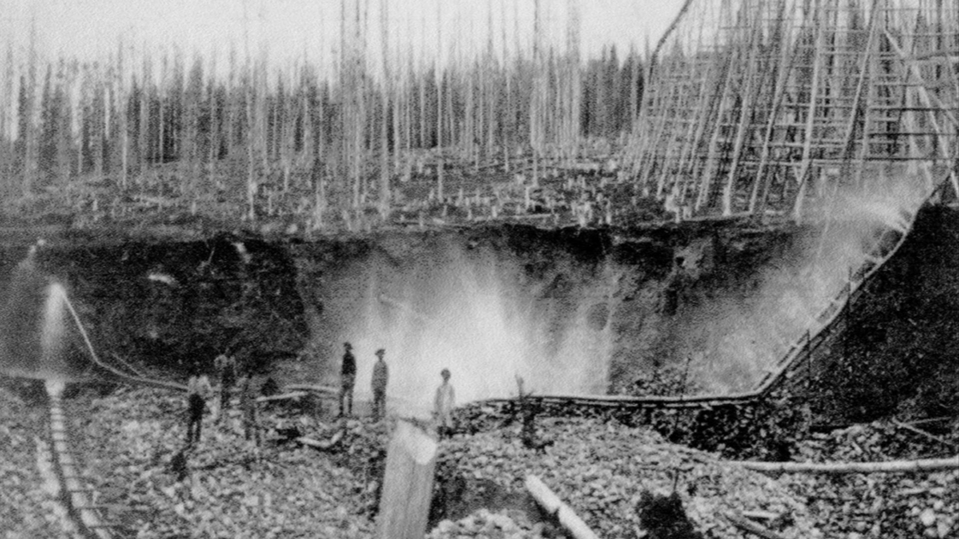 Placer Mines, 1870s, William G. Chamberlain photo 238 Stereo View showing mining operations. Source: Ed and Nancy Bathke Collection 3239