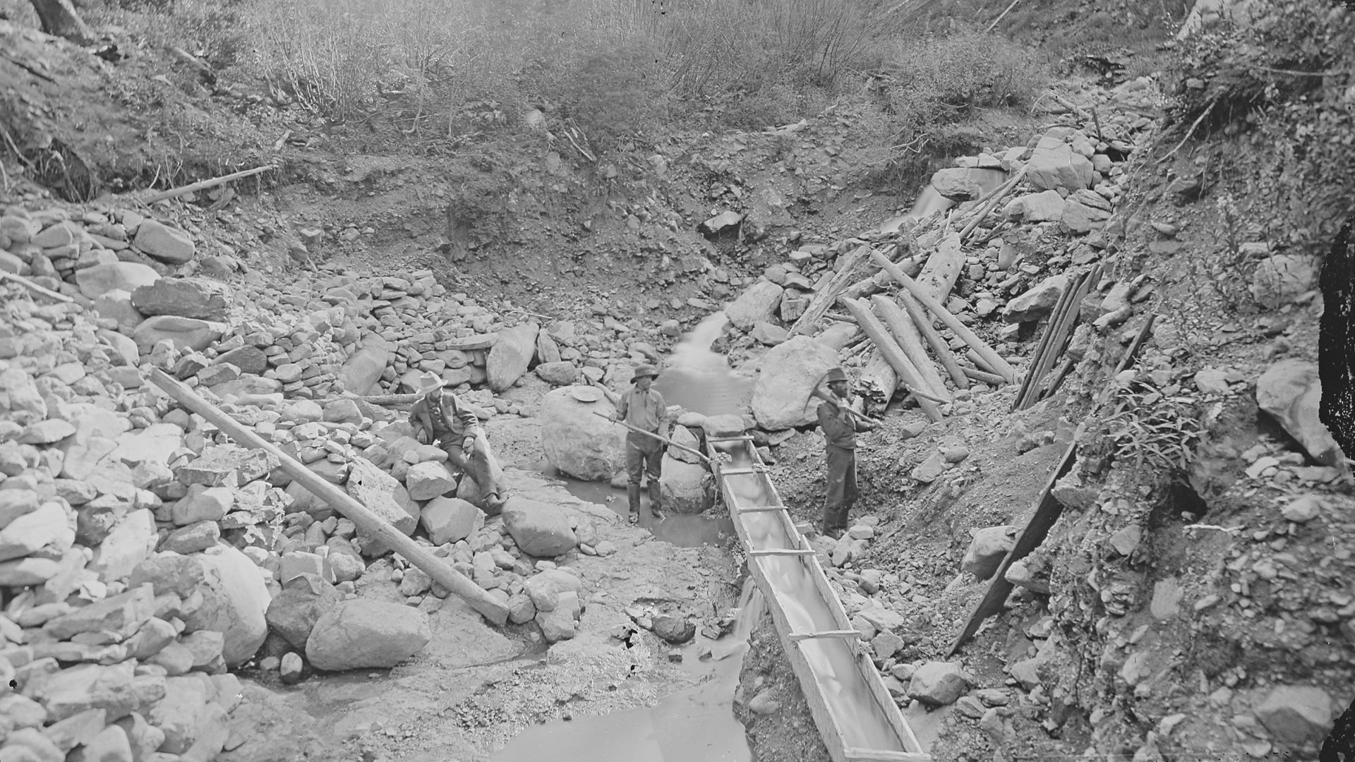 File:Gold mining in Boren's Gulch. La Plata County, Colorado - NARA - 517143.jpg
