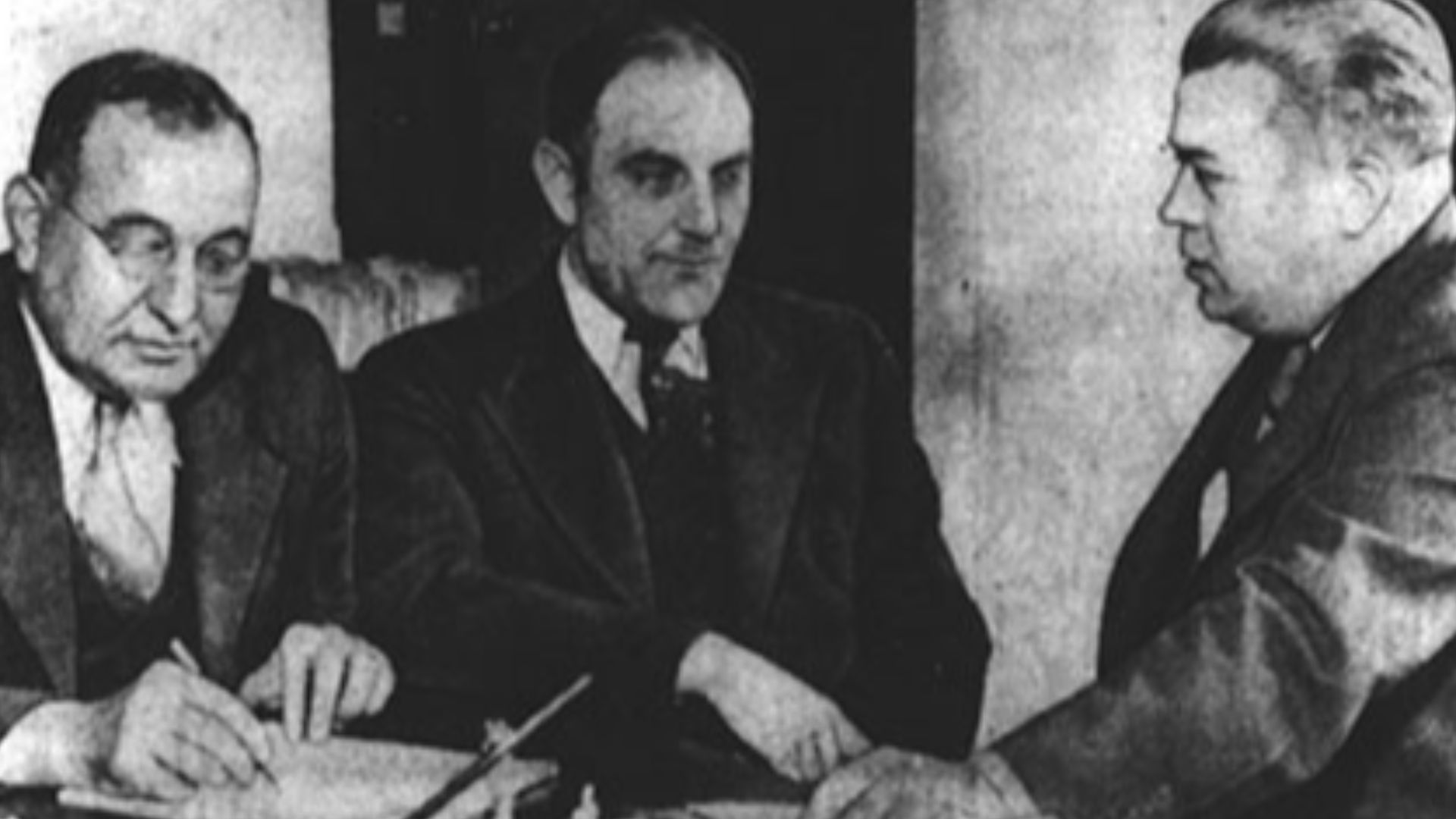 1935 photo of con man Victor Lustig