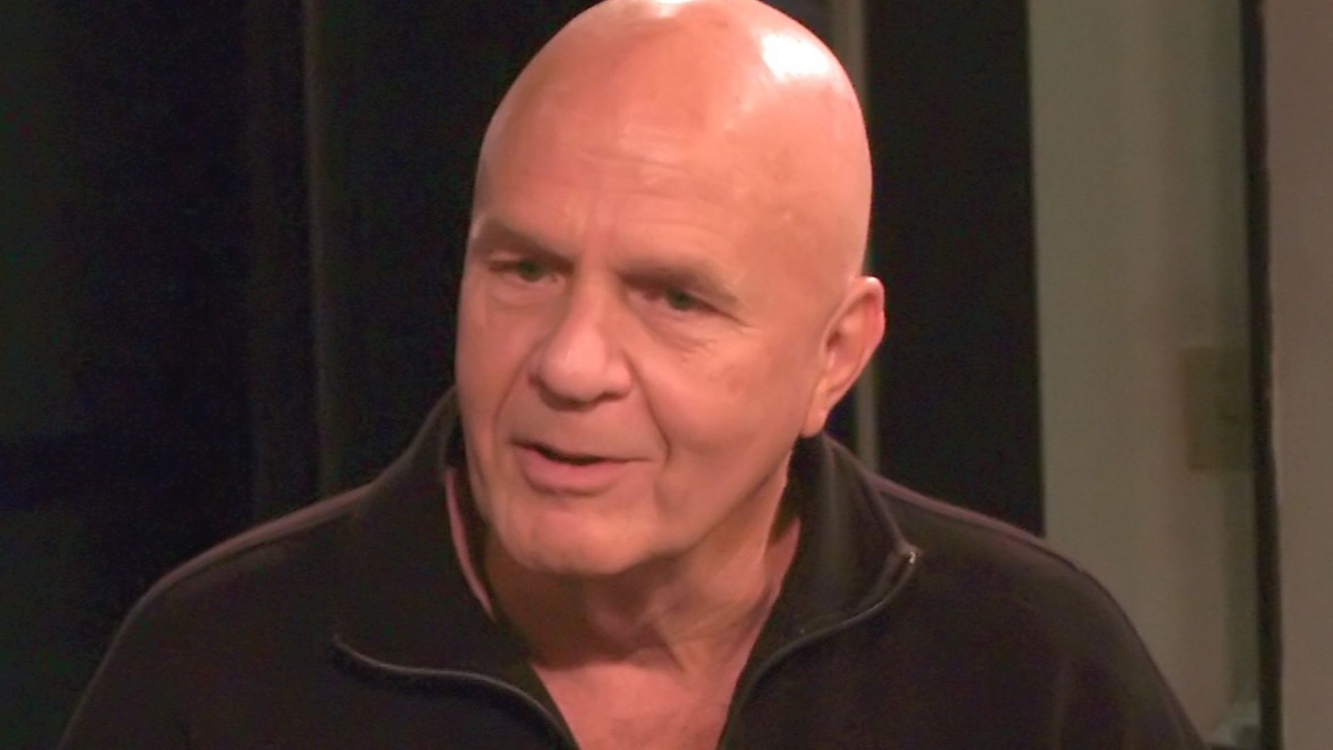 This is a photograph I personally took when Wayne Dyer came by my television station (KUSI-TV in San Diego) in March 2009. This is NOT a screen shot.
Please acknowledge