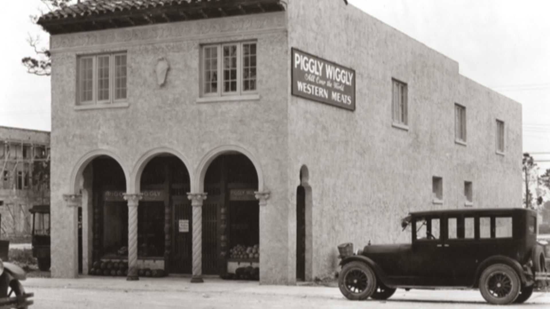 Persistent URL: http://floridamemory.com/items/show/30091
Local call number: RC06912
Title: Piggly Wiggly grocery store: Coral Gables, Florida
Date: July 23, 1924
Physical descrip: 1 photoprint - b&w - 8 x 10 in.
Series Title: http://floridamemory.com/pho