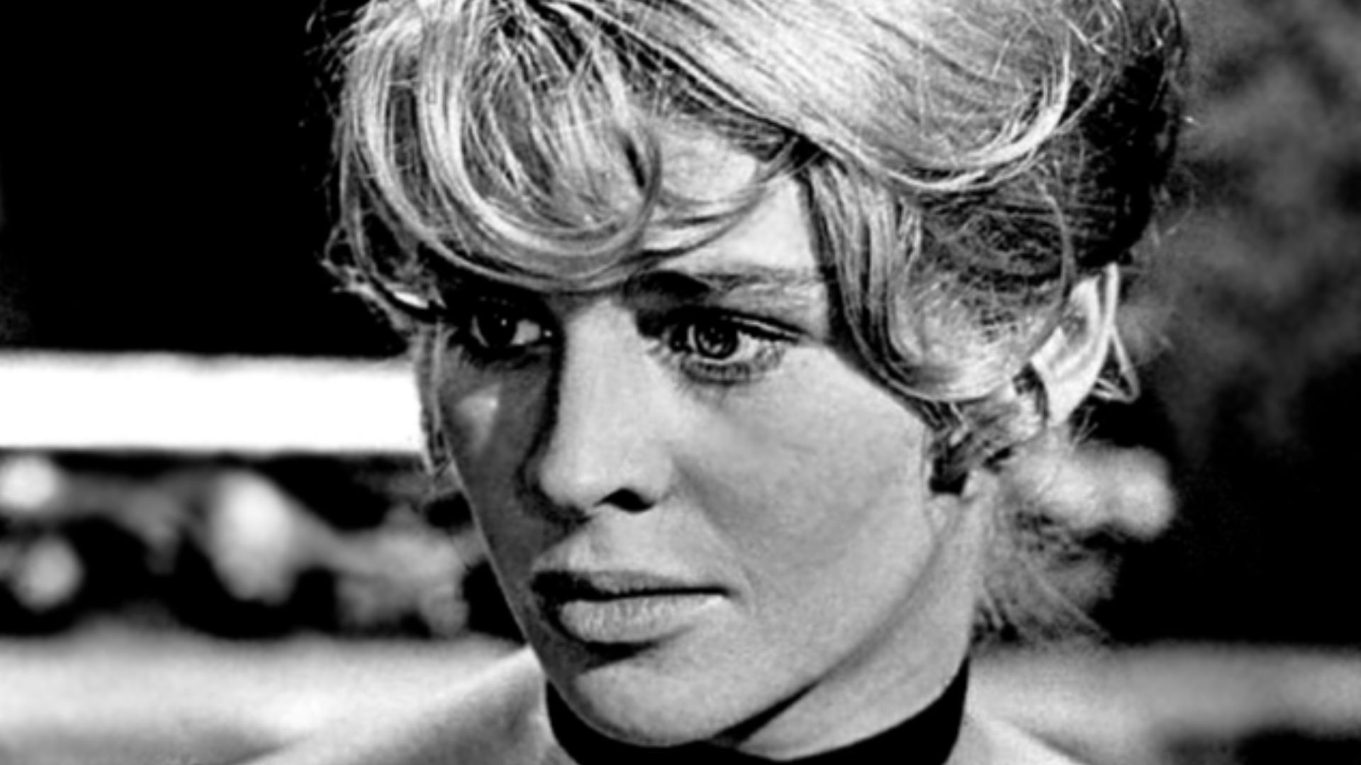 Publicity photo of Julie Christie