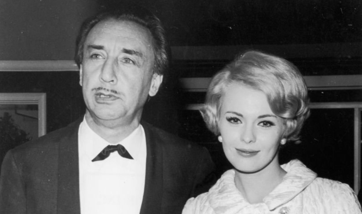 1965: American actor Jean Seberg (1938 - 1979) and her husband, French writer and director Romain Gary, at the Hollywood Foreign Press Awards, California. Seberg wears a quilted fur-cuffed coat; Gary wears a tuxedo.