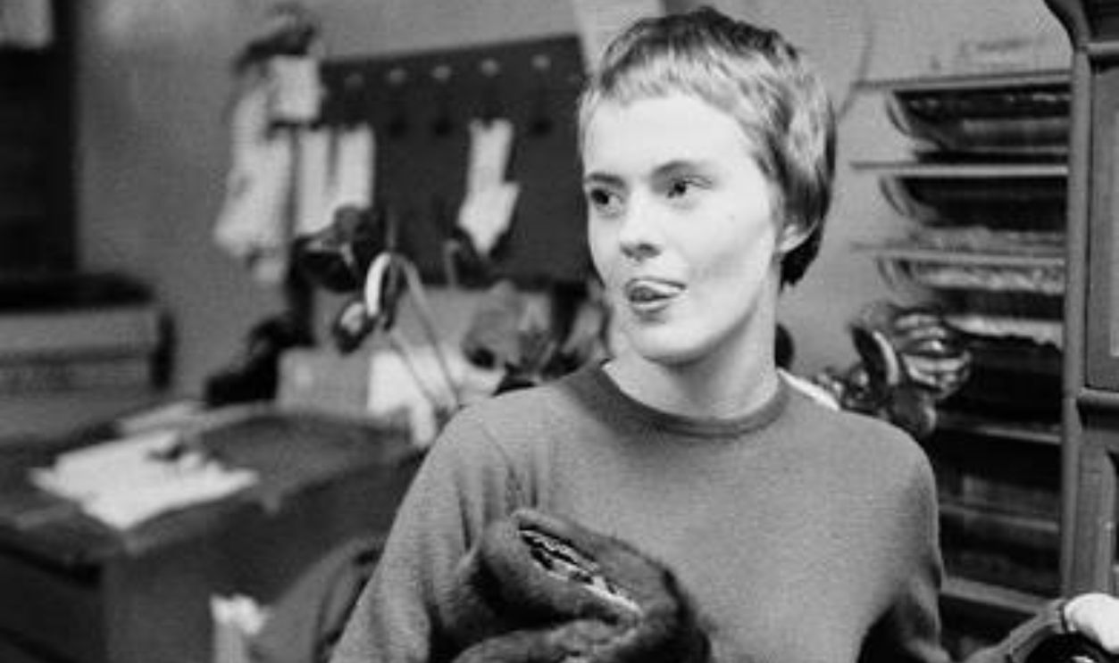 American actress Jean Seberg (1938 - 1979) in her home town of Marshalltown, Iowa, March 1957. She has just returned to the USA after shooting her debut film, 'Saint Joan' in the UK. She was chosen from eighteen thousand applicants in a nationwide talent search by director Otto Preminger.