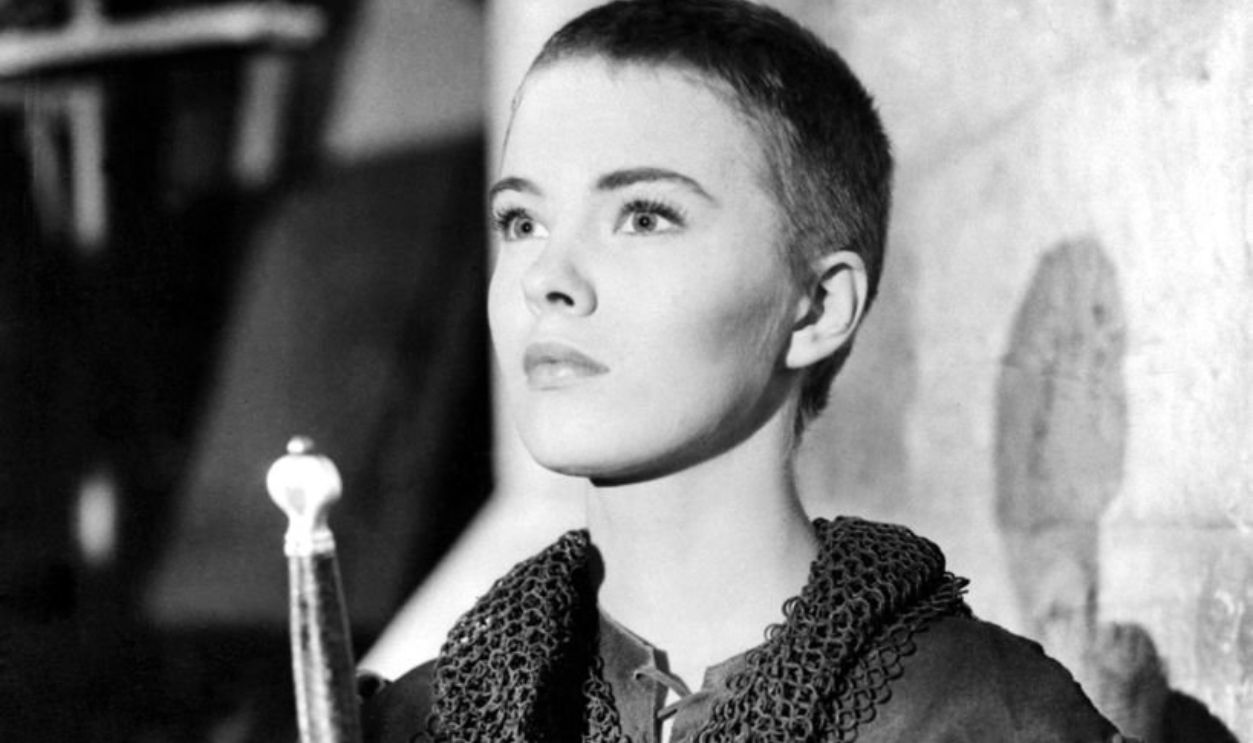 American actress Jean Seberg (1938 - 1979) as Joan of Arc in 'Saint Joan', directed by Otto Preminger, 1957.