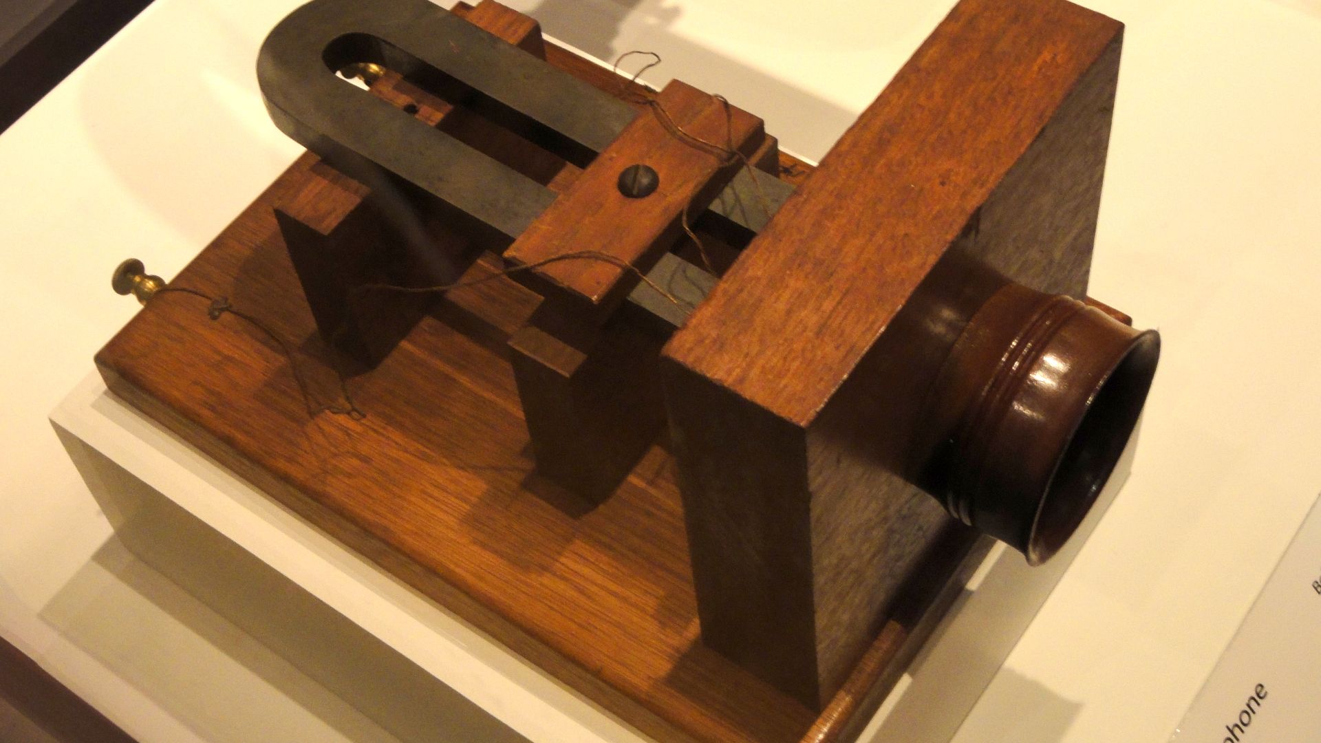Exhibit in the National Museum of American History, Washington, DC, USA. This item is in the public domain because it is property of the national museum. Photography was permitted in the museum without restriction.