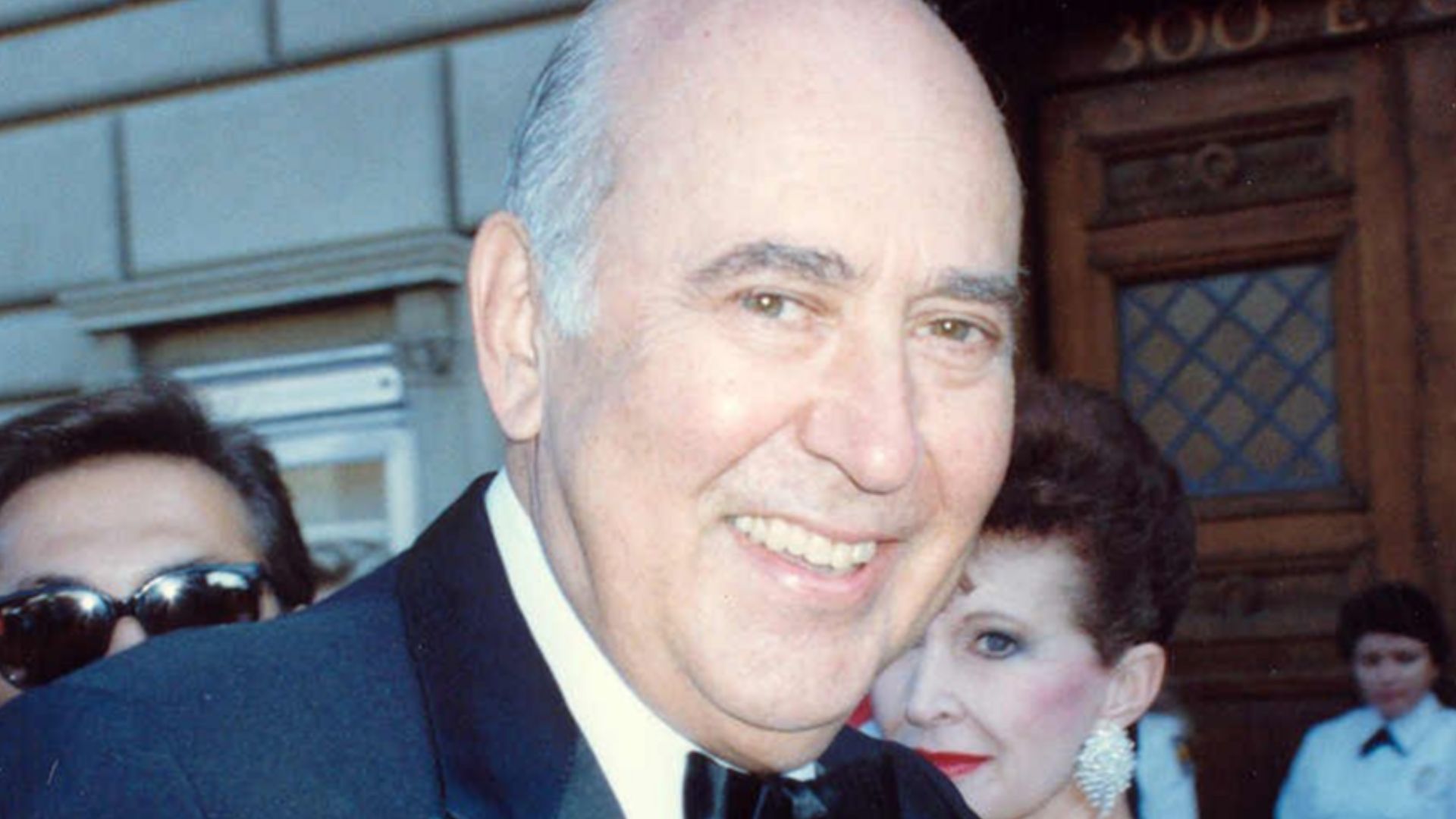 Photo taken at the 41st Emmy Awards 9/17/89 - Permission granted to copy, publish or post but please credit