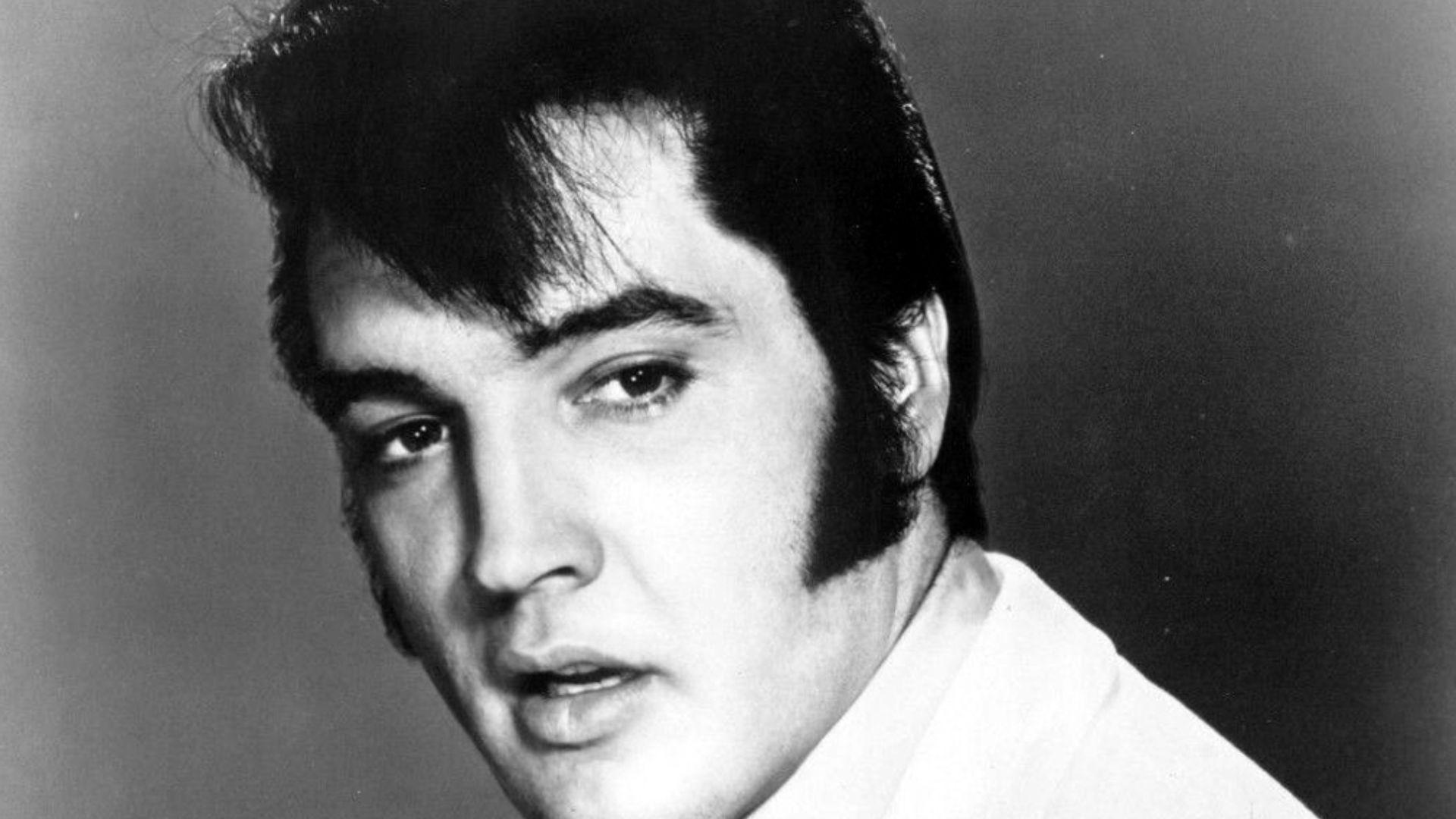 Elvis Presley publicity photo for The Trouble with Girls, 1968