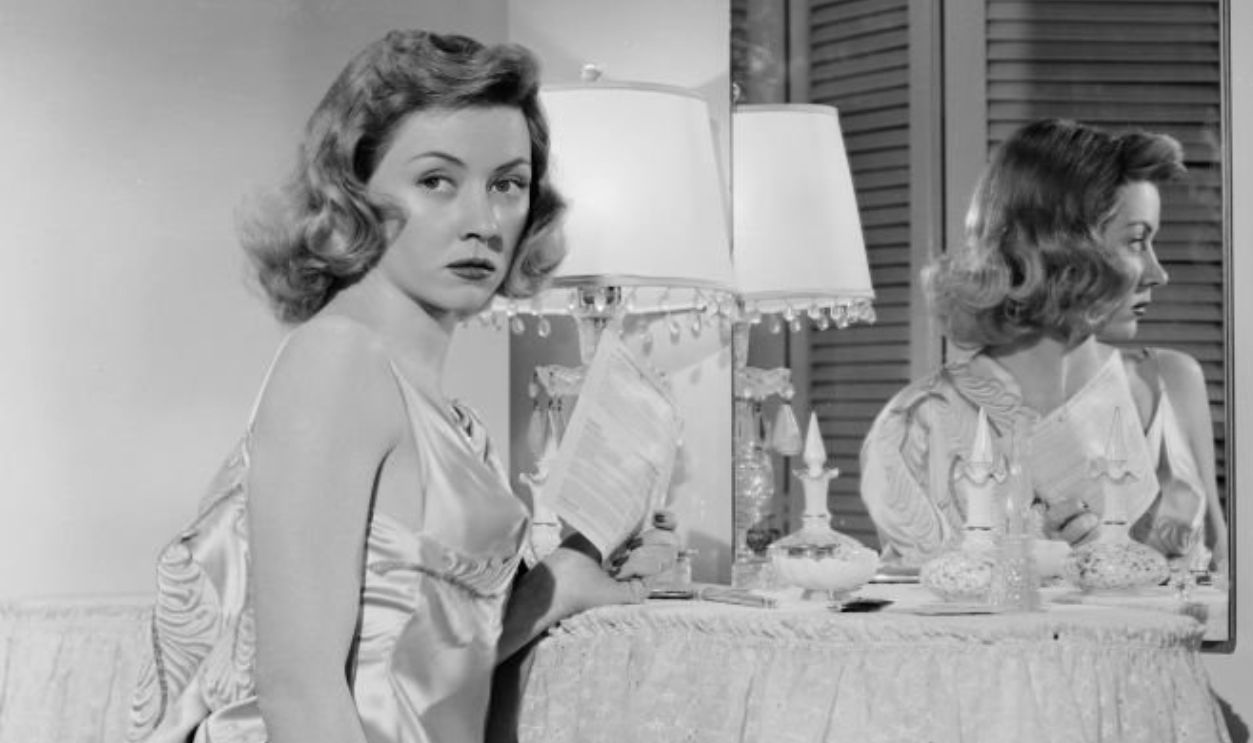 1949: Film star Gloria Grahame (1923 - 1981) stars in 'A Woman's Secret', directed by Nicholas Ray.