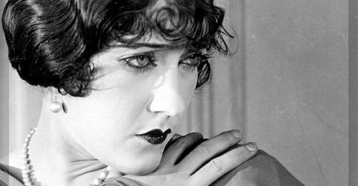 Black and white portrait of Gloria Swanson