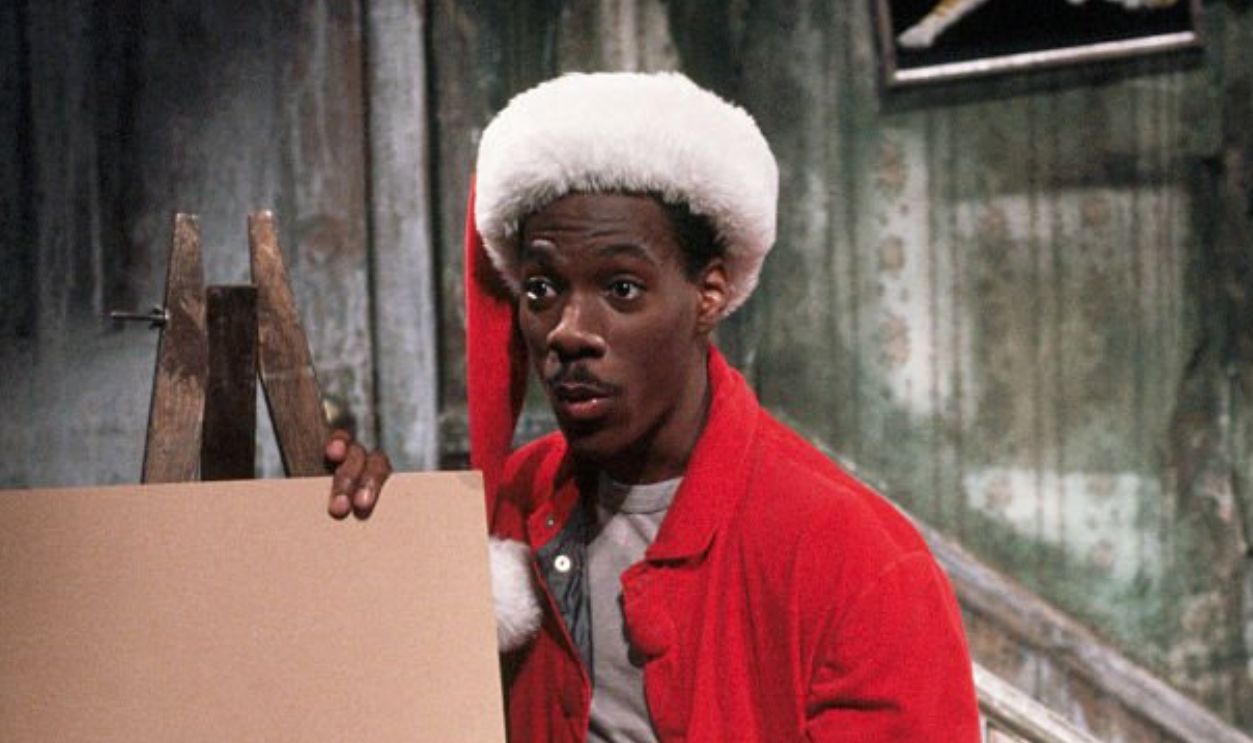 Comdeian Eddie Murphy plays a dubious Santa Claus in a sketch for 