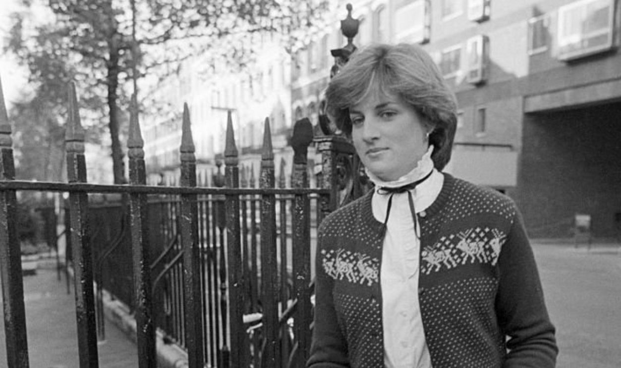 (Original Caption) 19-year-old Lady Diana Spencer leaves her Pimlico flat here. Fleet street papers have ben reporting that Prince Charles will announce on his 32nd birthday on November 14th, his engagement to her. Buckingham Palace say 