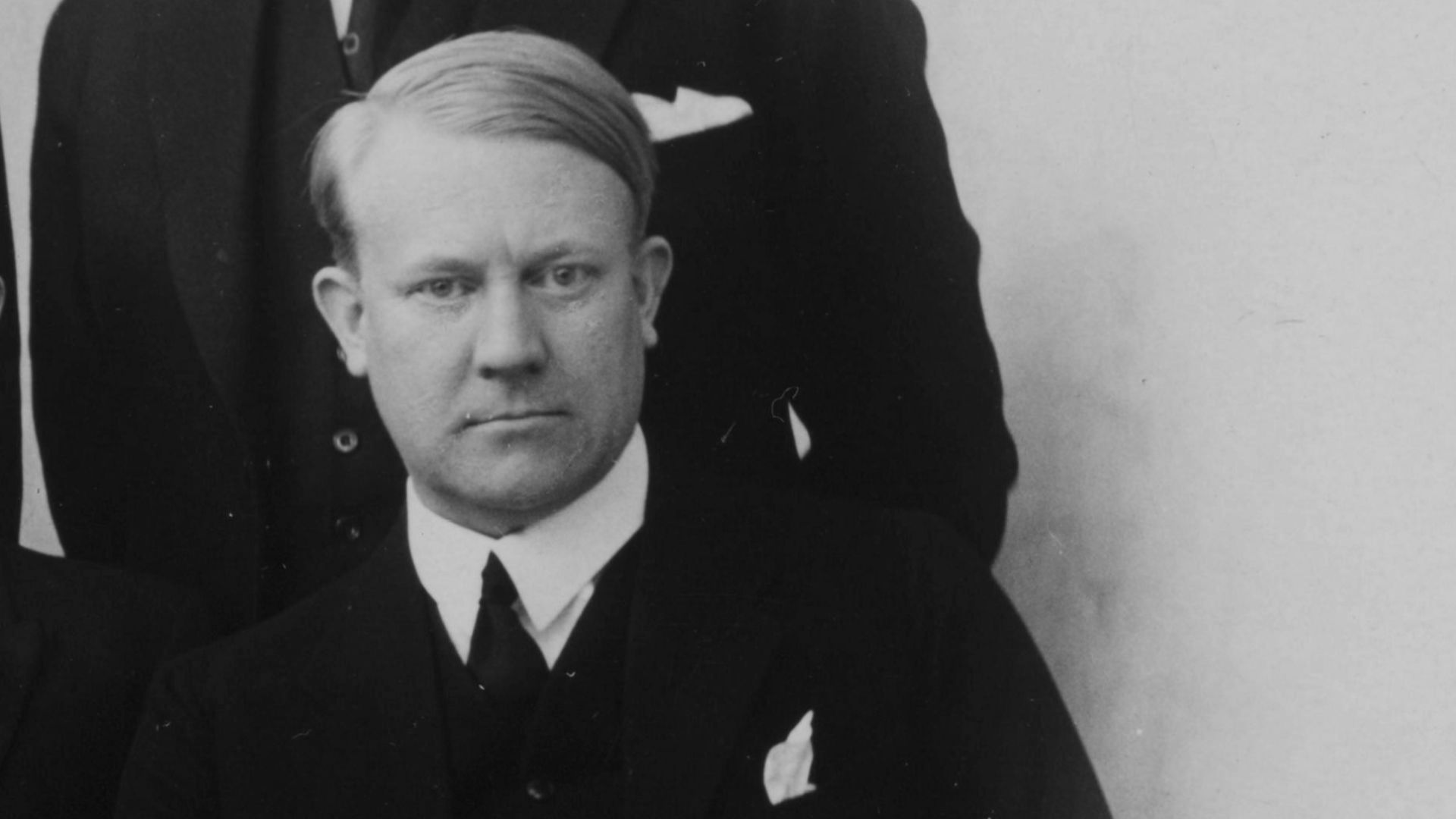 Statsminister og finansminister Peder Kolstad, utenriksminister Birger Braadland, kirke- og undervisningsminister Nils Trædal, justisminister Asbjørn Lindboe, forsvarsminister Vidkun Quisling, handelsminister Per Larssen, arbeidsminister Rasmus Langeland,