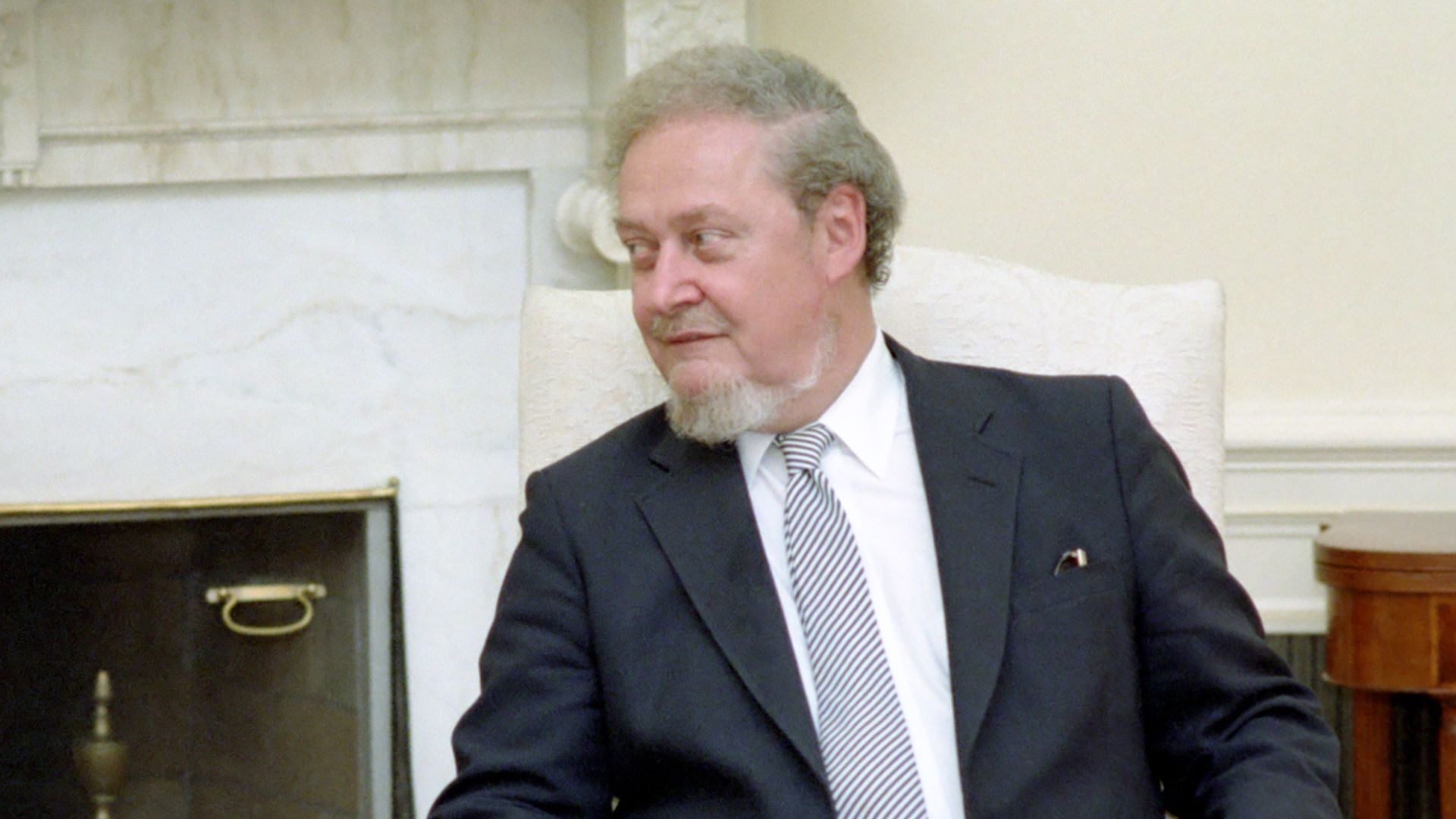 File:President Ronald Reagan Meeting with Judge Robert Bork in The Oval Office - DPLA - 103bb1951c9c57b772c950d30537de00.jpg