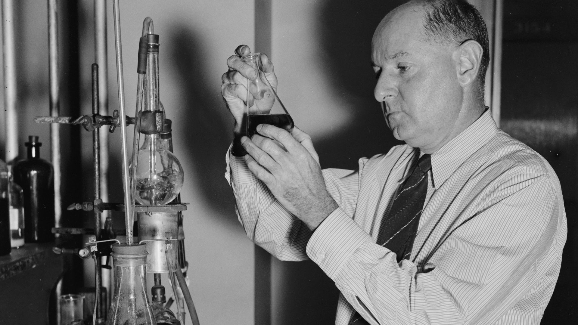 Title: Promoted as new federal food, drug, and cosmetic act goes into effect. Washington, D.C., Aug. 29. Joseph Caliway, Jr., now Chief Chemist of the Eastern Food and Drug Inspection District with headquarters in New York, has been transferred to Washing