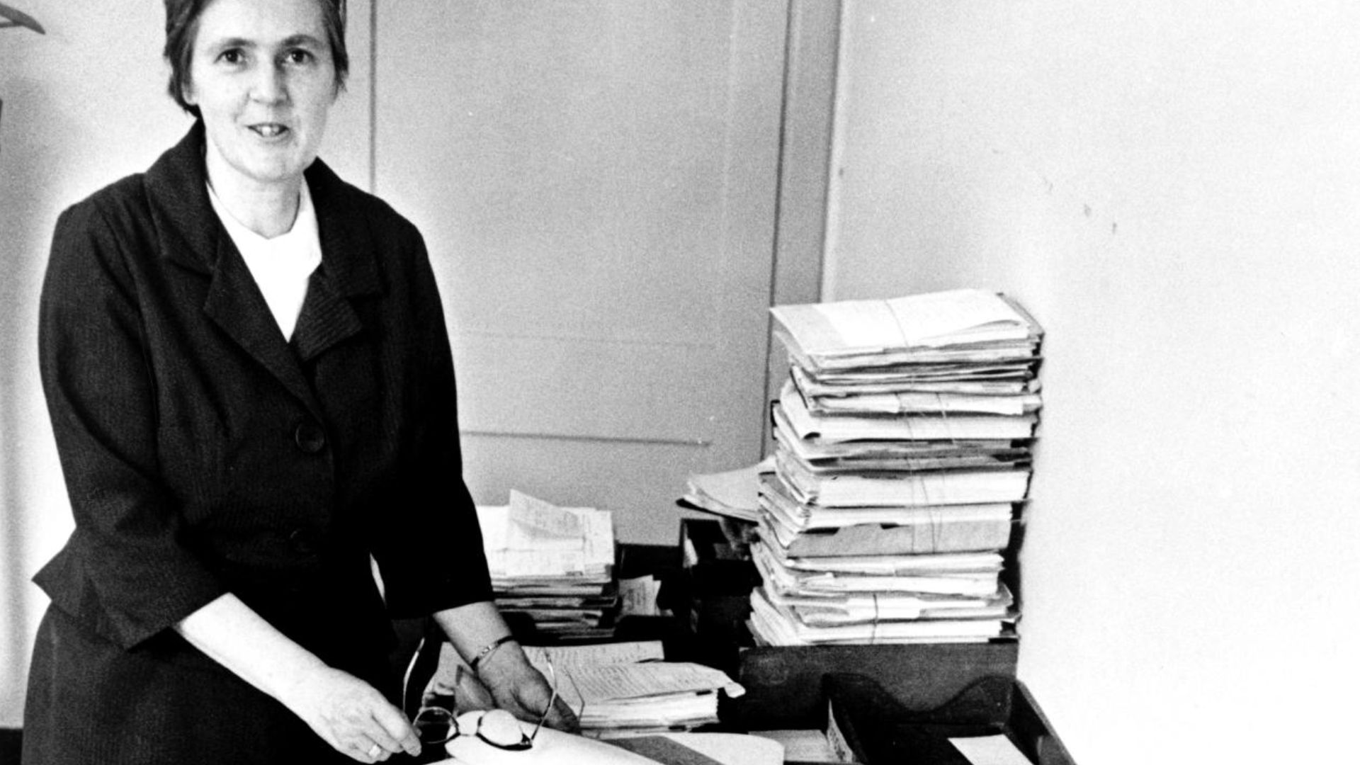 Dr. Frances O. Kelsey, pictured here in the 1960s, spent most of her career at FDA overseeing scientific investigations of drugs.

For more information about FDA history visit www.fda.gov/AboutFDA/WhatWeDo/History/default.htm