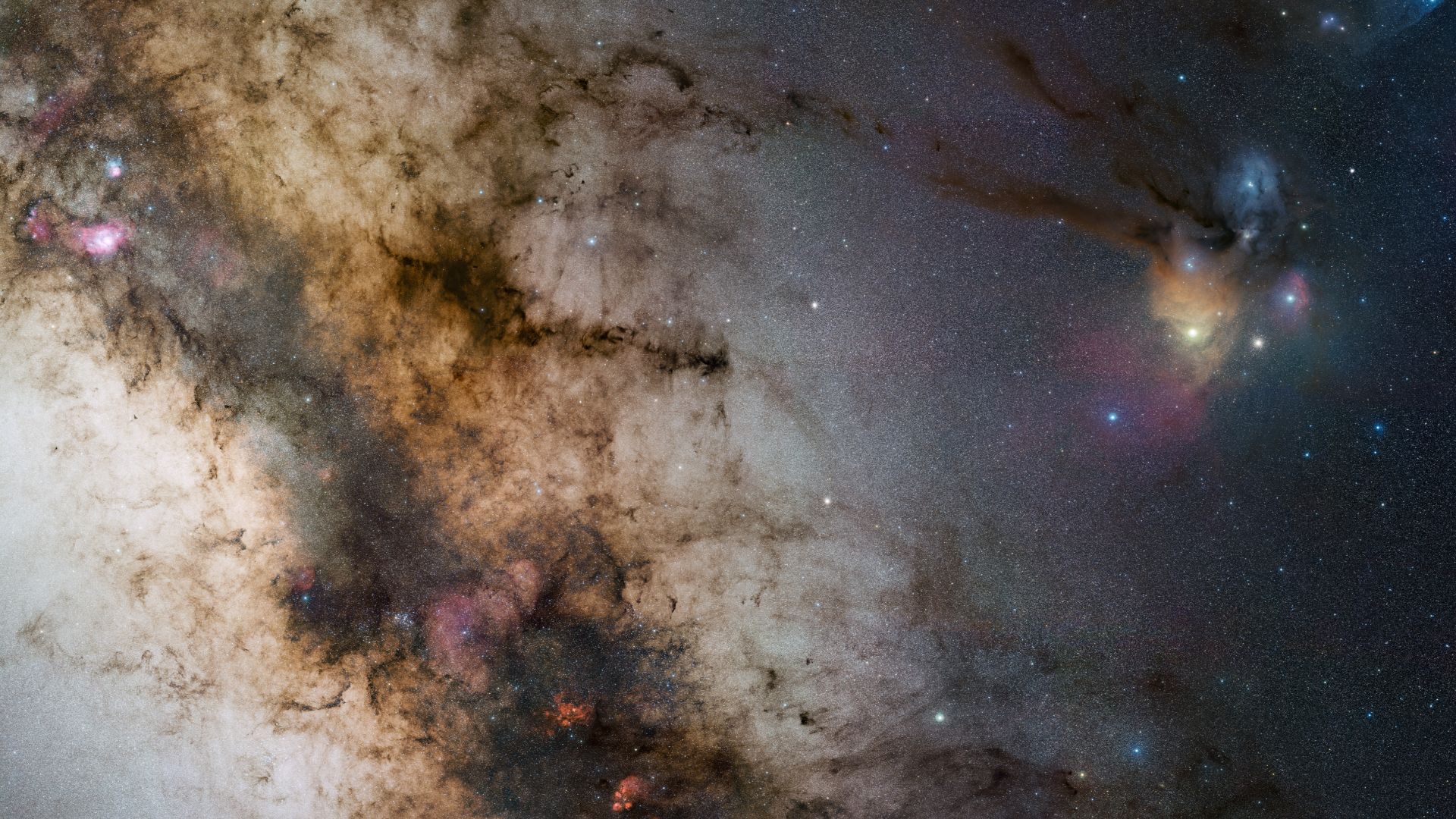 Taken by Stéphane Guisard, an ESO engineer and world-renowned astrophotographer, from Cerro Paranal, home of ESO’s Very Large Telescope, this image directly benefits from the quality of Paranal’s sky, one of the best on the planet. The image shows the reg