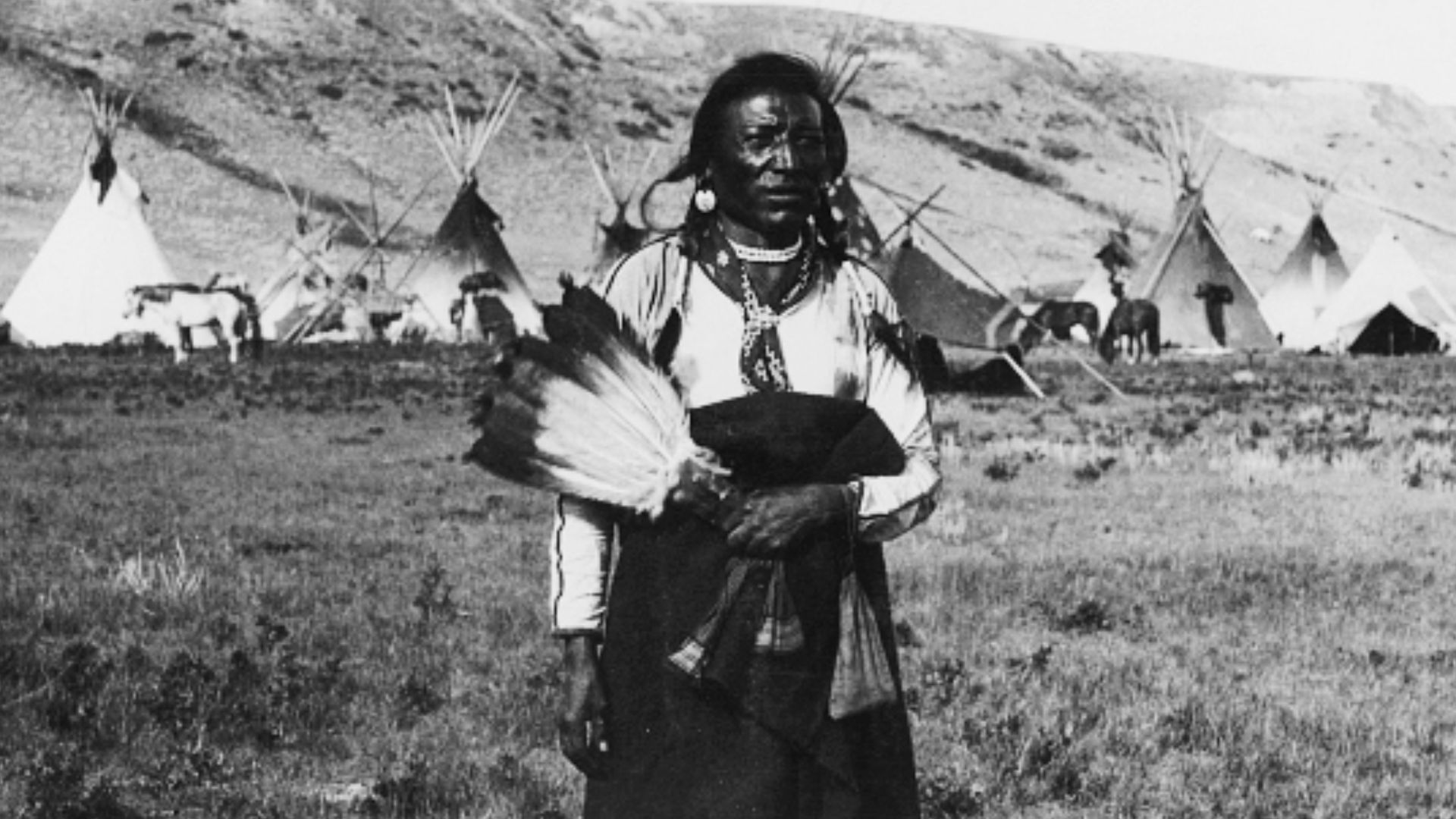 Photograph, Winnipeg Jack, Blackfoot, North West Mounted Police scout and interpreter, AB, about 1890, S. J. Thompson, Silver salts on paper - Gelatin silver process - 23 x 18 cm