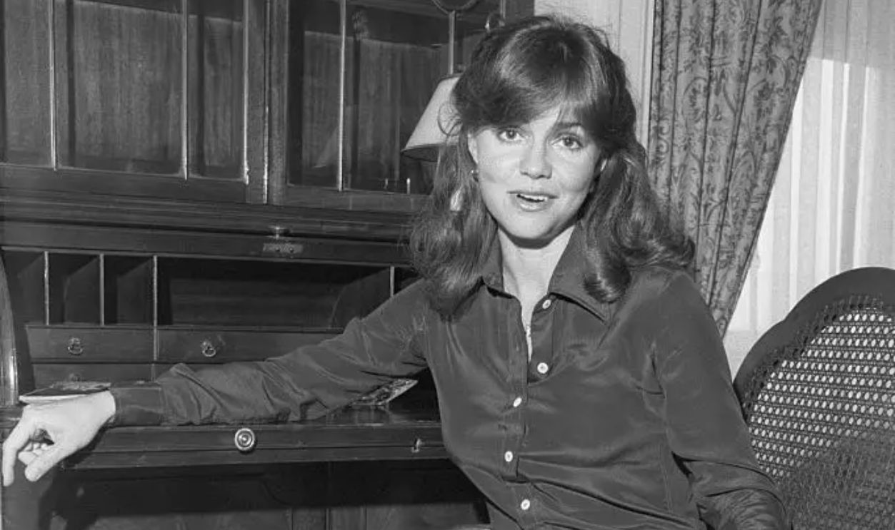(Original Caption) 11/8/1977-New York, NY-Sally Field, who used to play