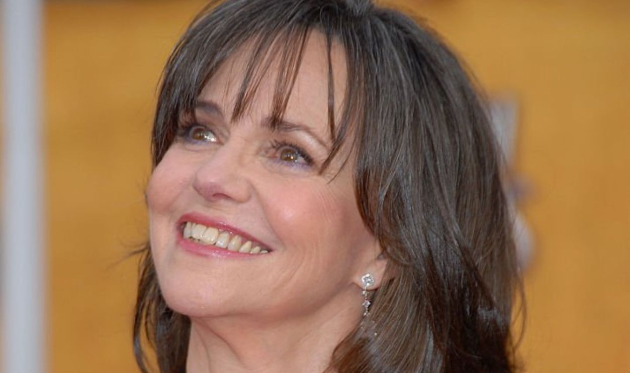 LOS ANGELES, CA - JANUARY 27: Actress Sally Field arrives at the 14th annual Screen Actors Guild awards held at the Shrine Auditorium on January 27, 2008 in Los Angeles, California.