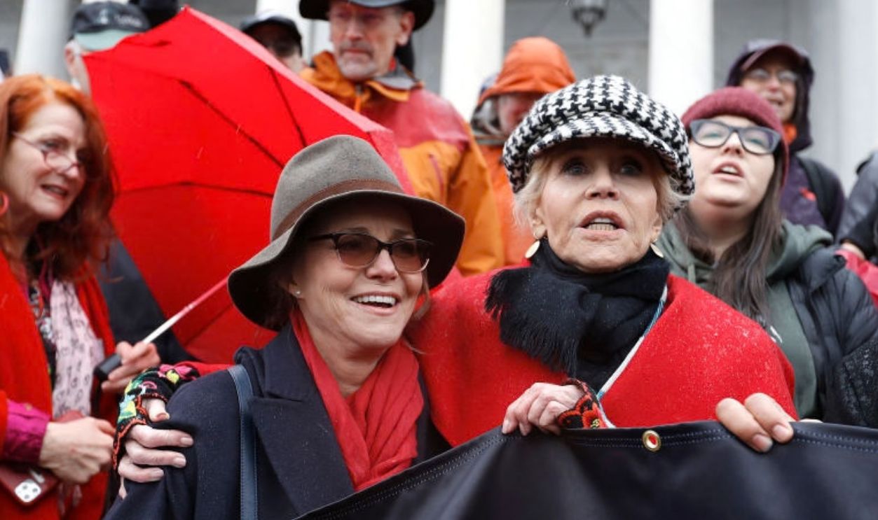 WASHINGTON, DC - DECEMBER 13: Sally Field and Jane Fonda demonstrate on the Steps of Capitol Hill during