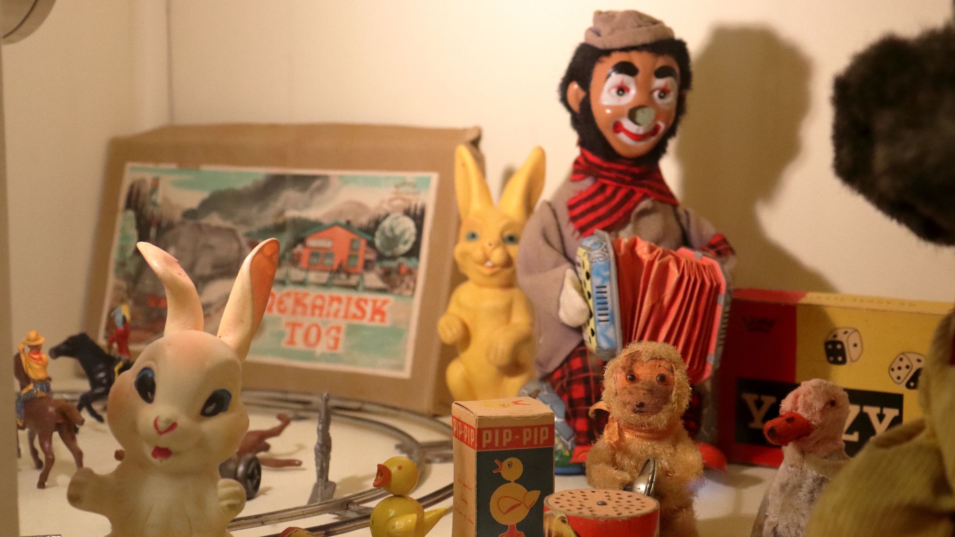 The picture is taken at Antons Kulturhistoriske Senter, a museum focused on the years between 1950-1970.