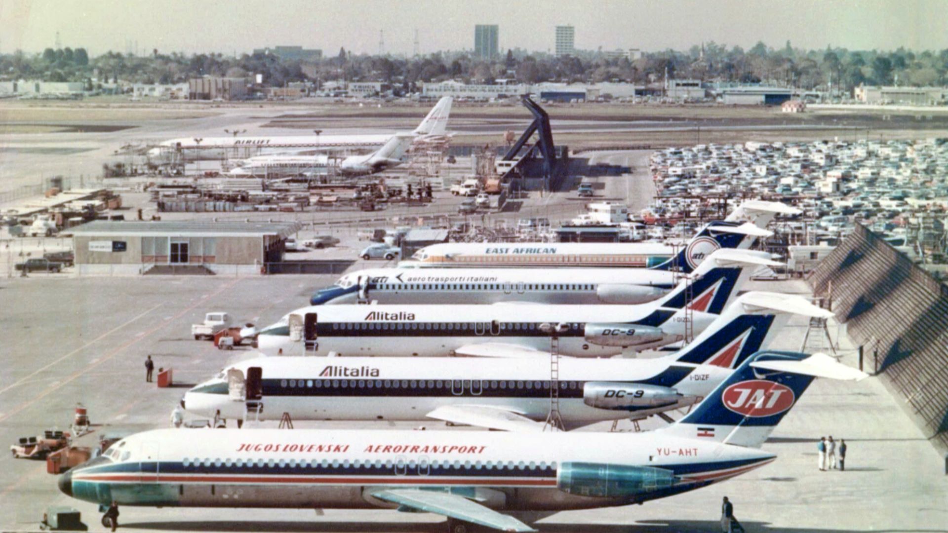 DC-9s were awaiting delivery, include YU-AHT, would be destroyed in JAT Flight 367, killing 27. Vesna Vulovic survived. RIP all people died