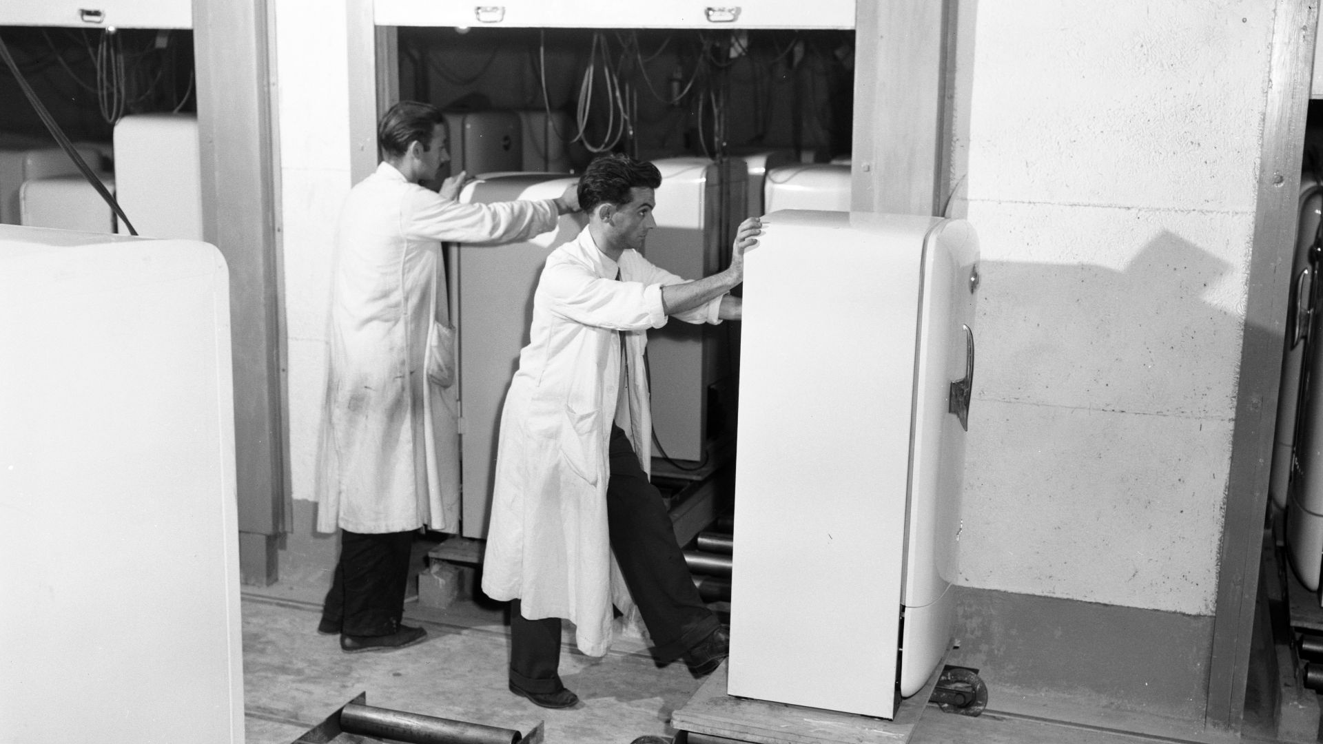 File:French Refrigerator Plant Increases its Productivity - DPLA - 95f3ac5808bd87d40bb4379003218b75.jpg