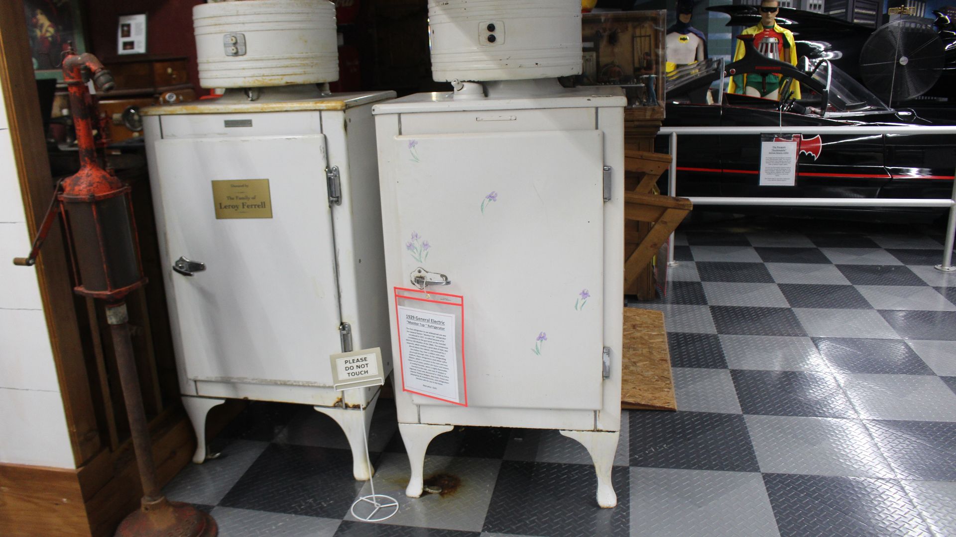 1929 General Electric 'Monitor Top' Refrigerator, Tallahassee Automobile Museum, Tallahassee, Leon County, Florida
The first refrigerator to see widespread use was the General Electric 'Monitor Top' refrigerator introduced in 1927, so-called because of it