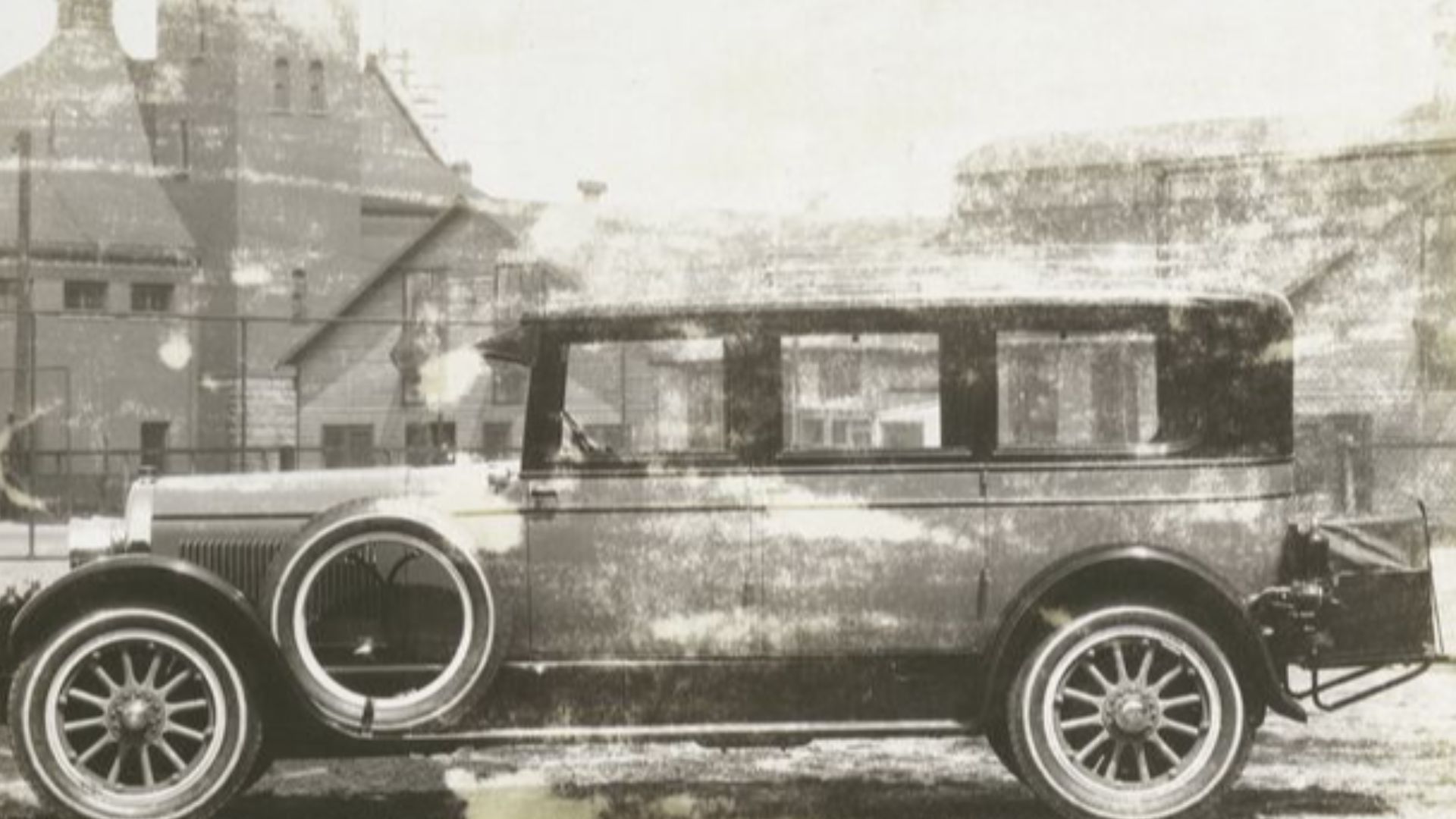 Cadillac 1925 Type V-63 Custom Suburban for Seven Passengers 
Digital ID: 482012
Source: Photographs of General Motors and Chrysler car and truck models, 1902 - 1938. / 1902-1938. Cadillac - Chrysler - De Soto - Dodge - LaSalle - Plymouth.  Photographs - 